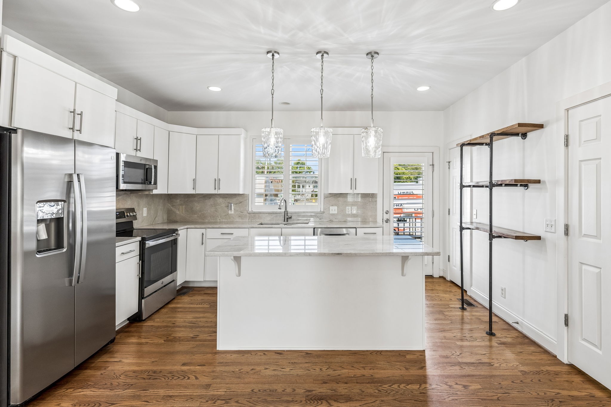 756 Wedgewood Park