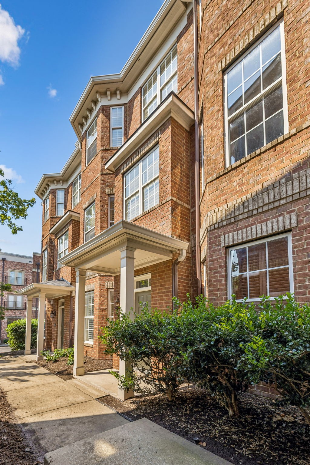 756 Wedgewood Park