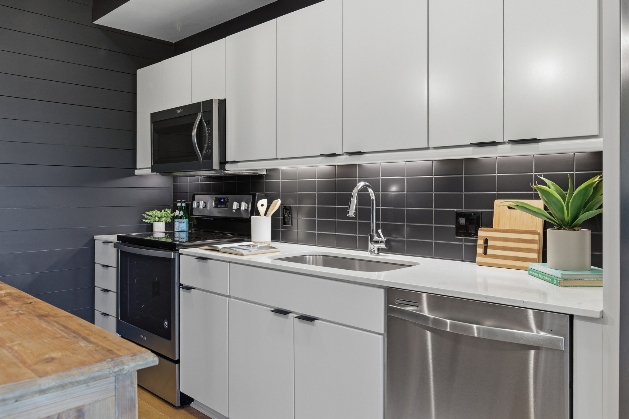 400 Herron Dr Unit: 102