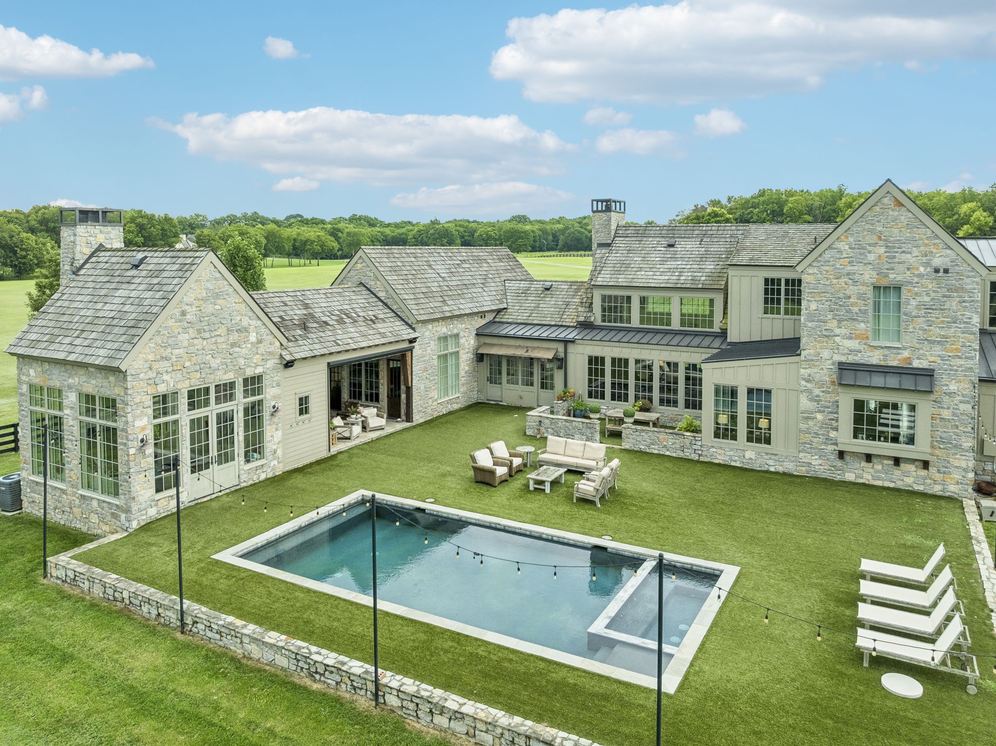 900 Hamilton Branch Ln