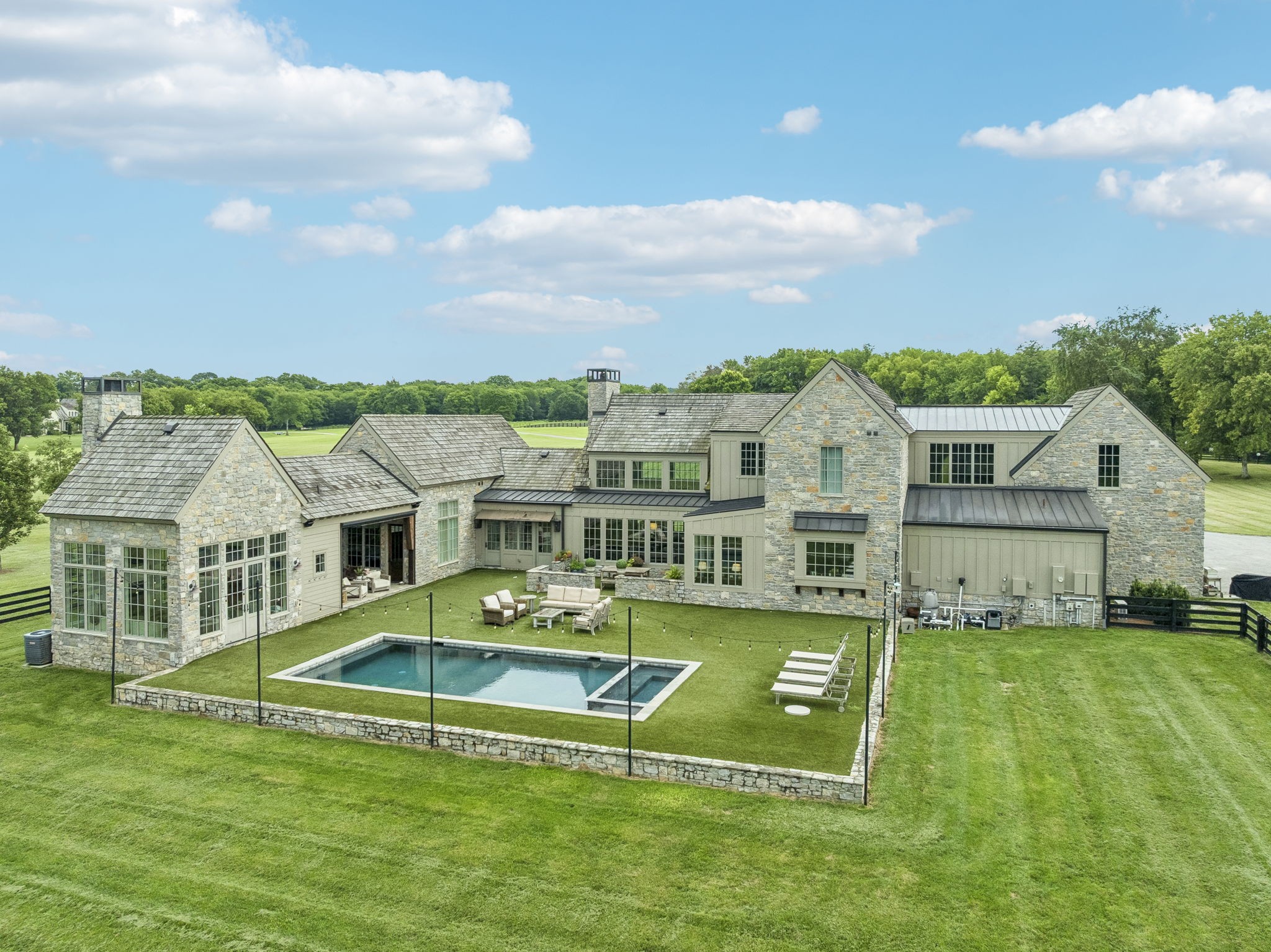 900 Hamilton Branch Ln