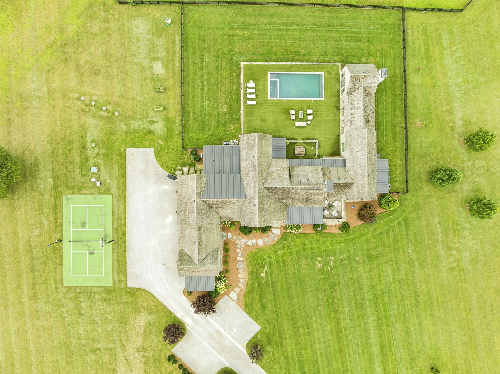 900 Hamilton Branch Ln