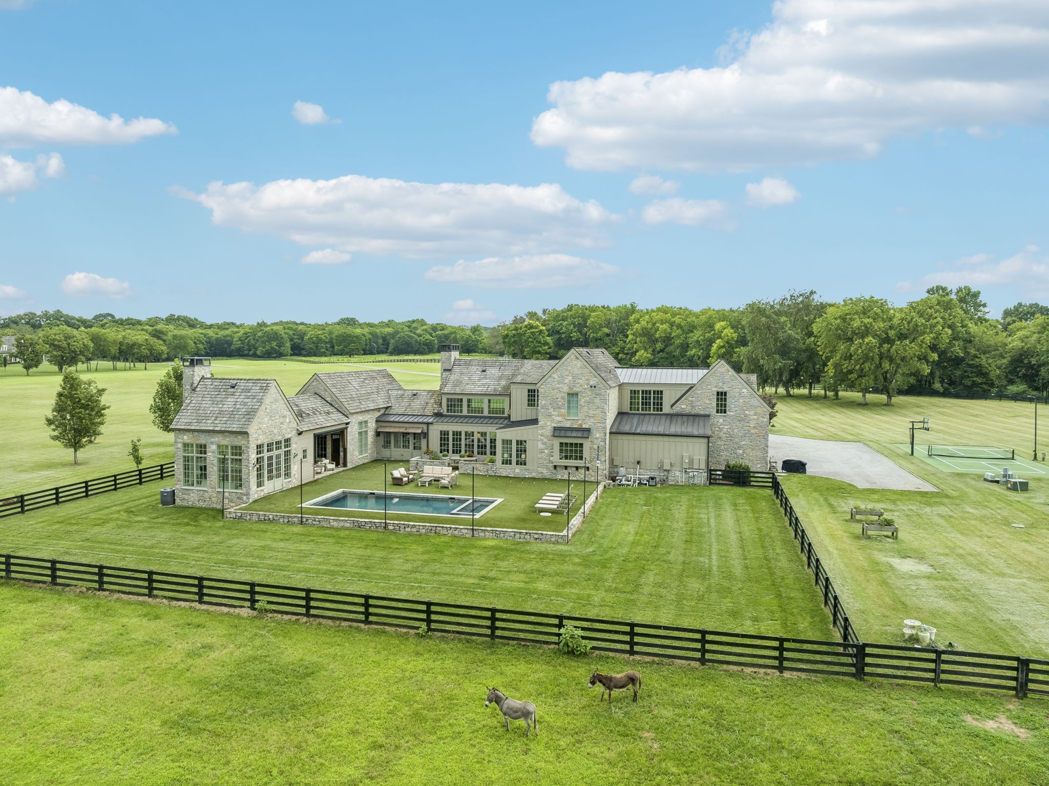 900 Hamilton Branch Ln