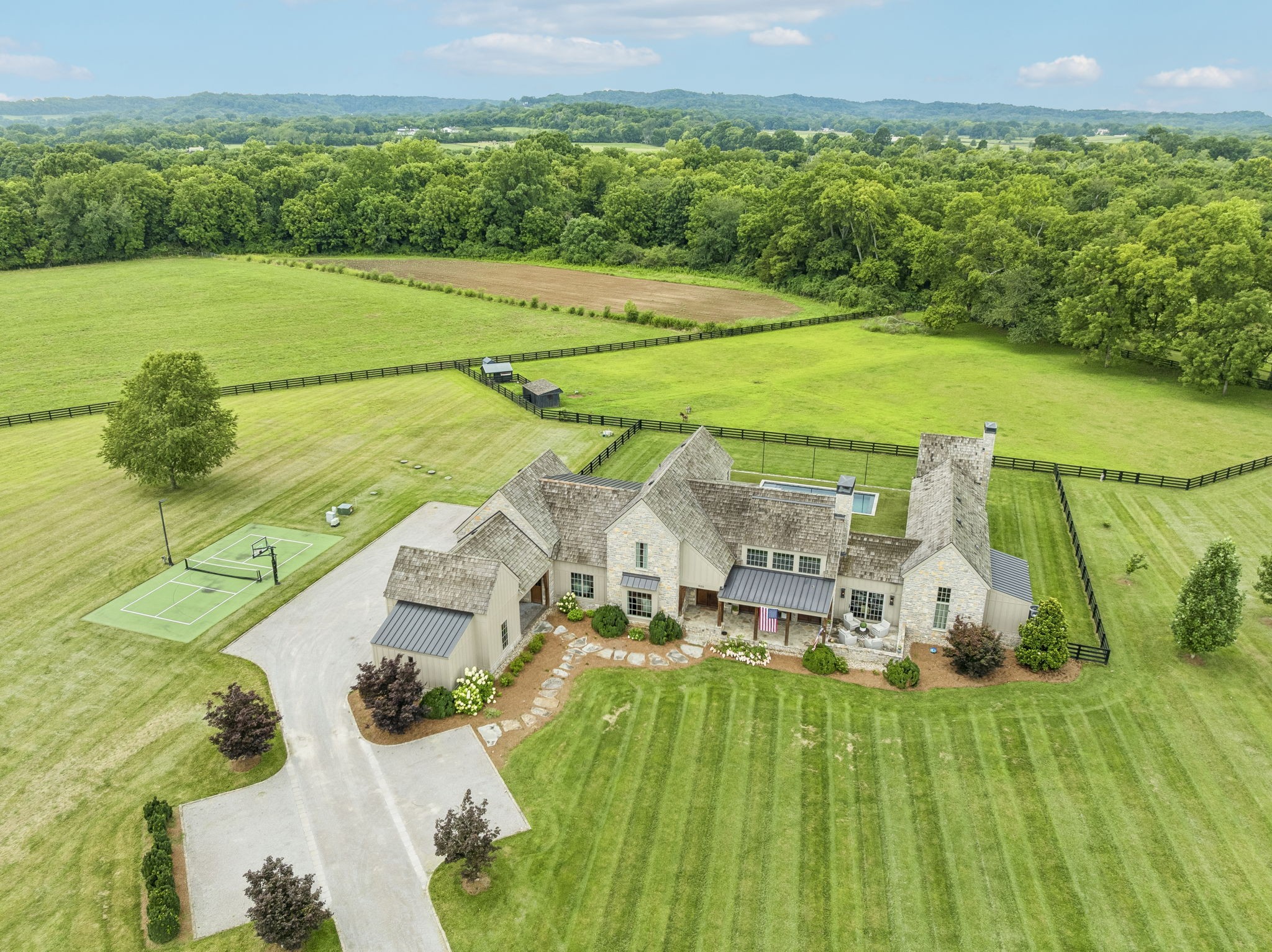 900 Hamilton Branch Ln