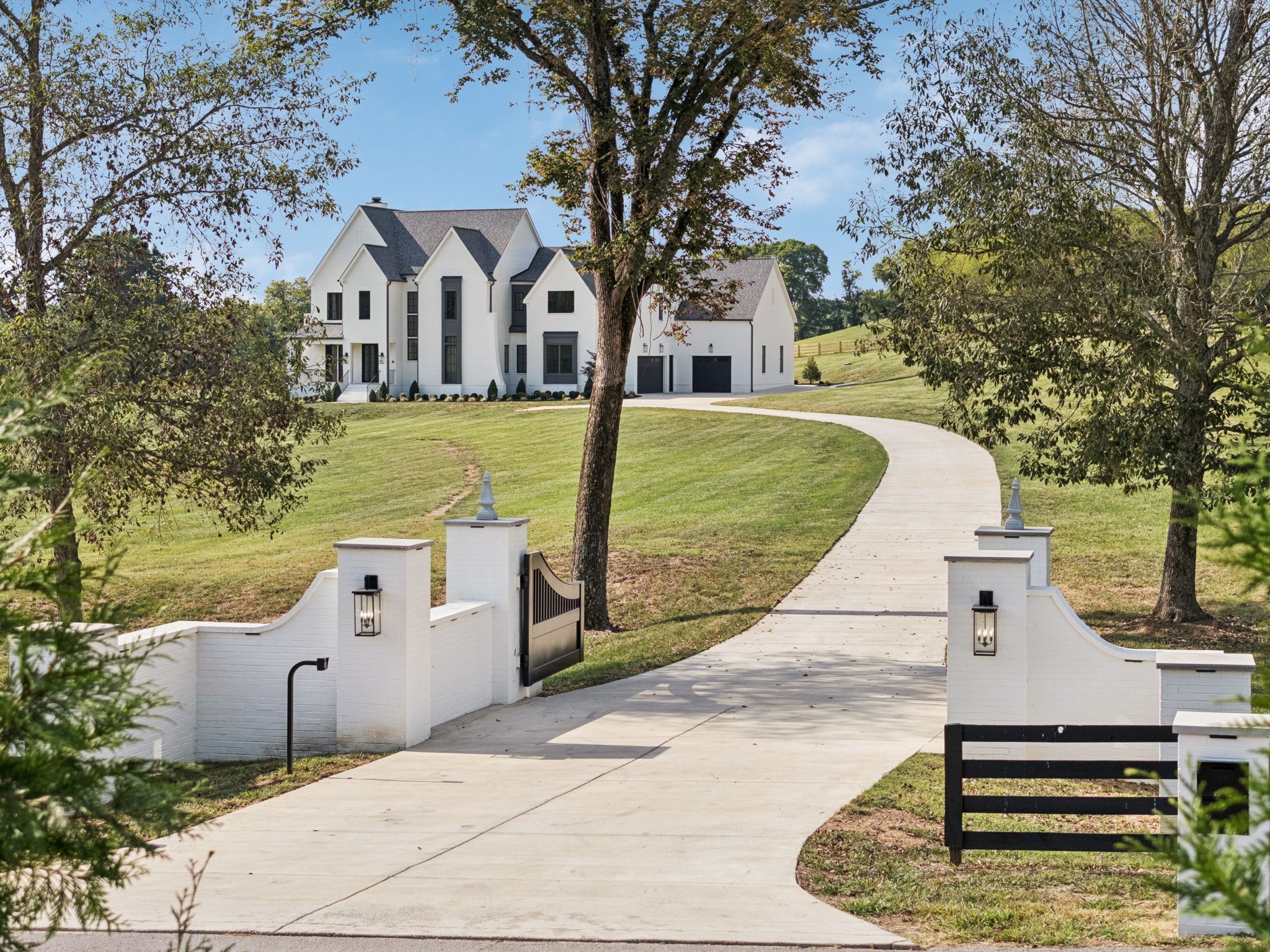 2245 Skinner Rd