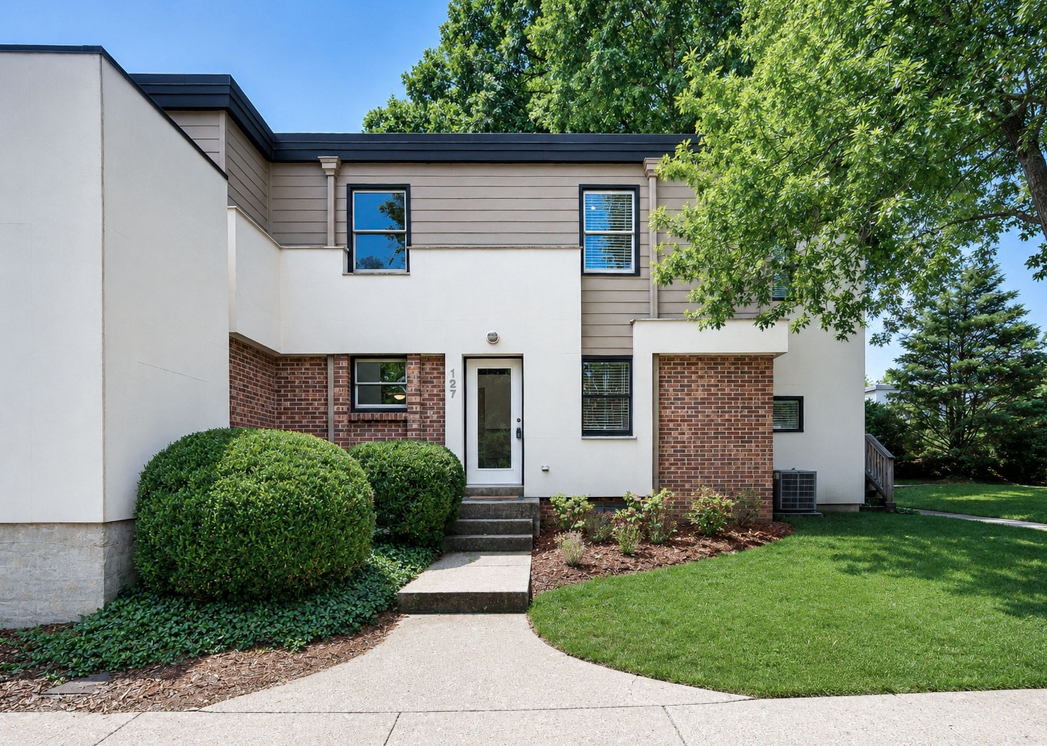 940 Gale Ln Unit: 127