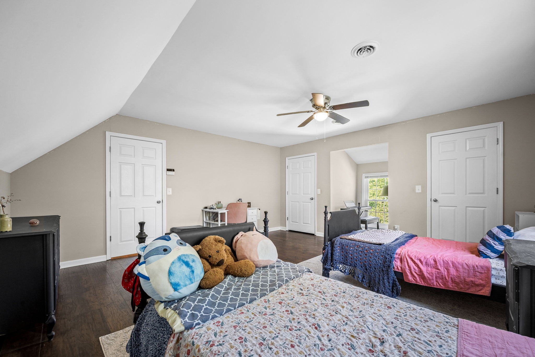 648 Greystone Dr