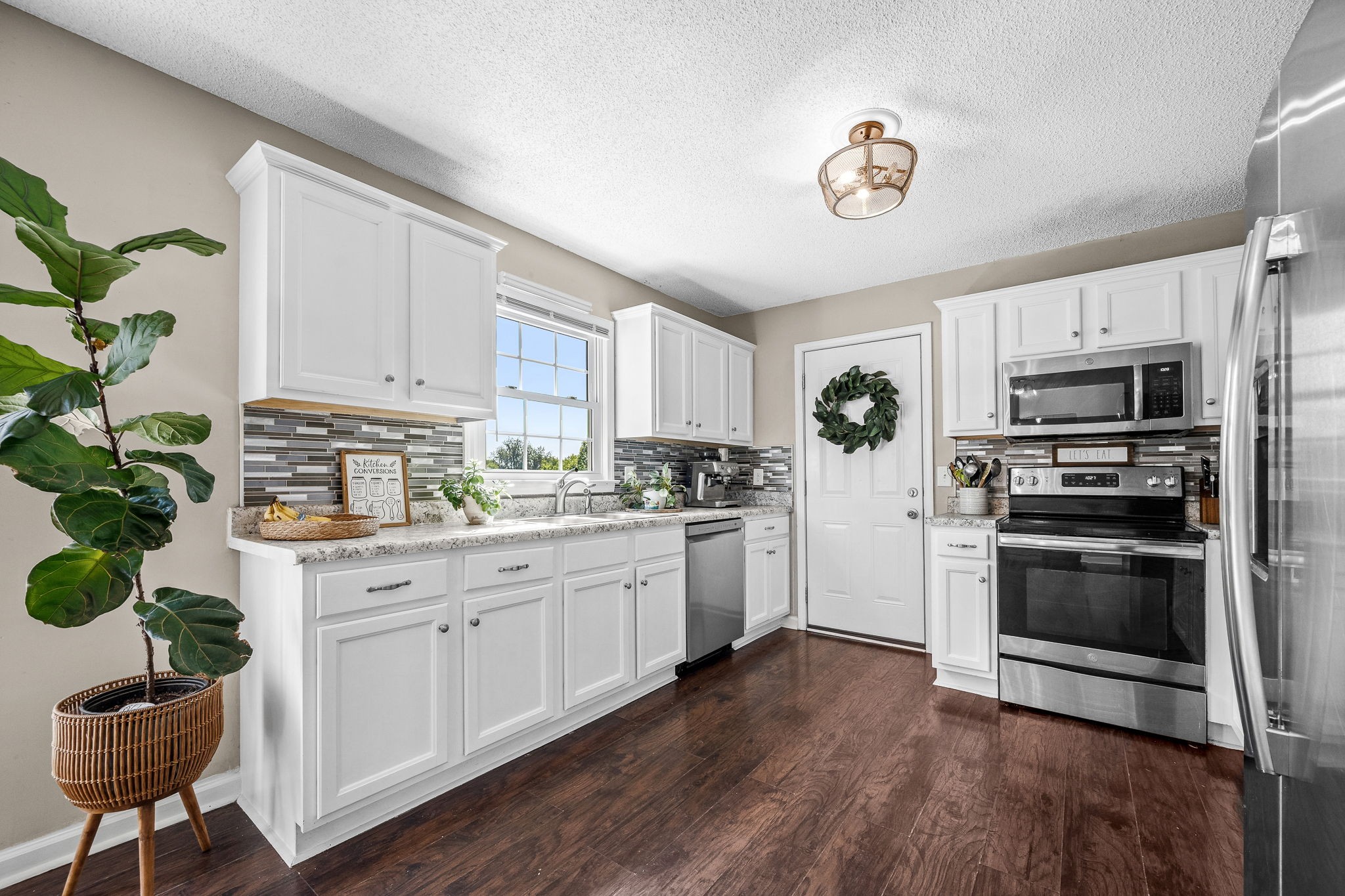 648 Greystone Dr