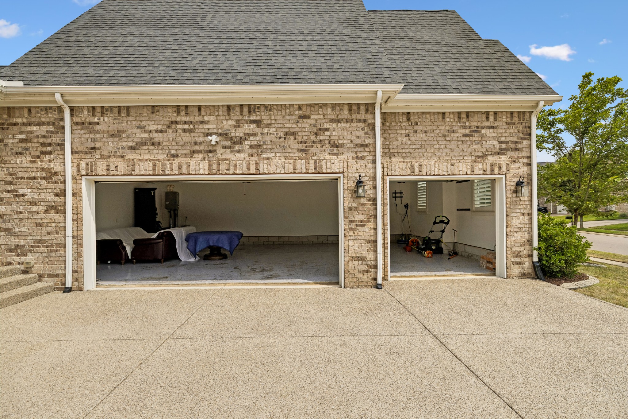 3231 Bradfield Dr