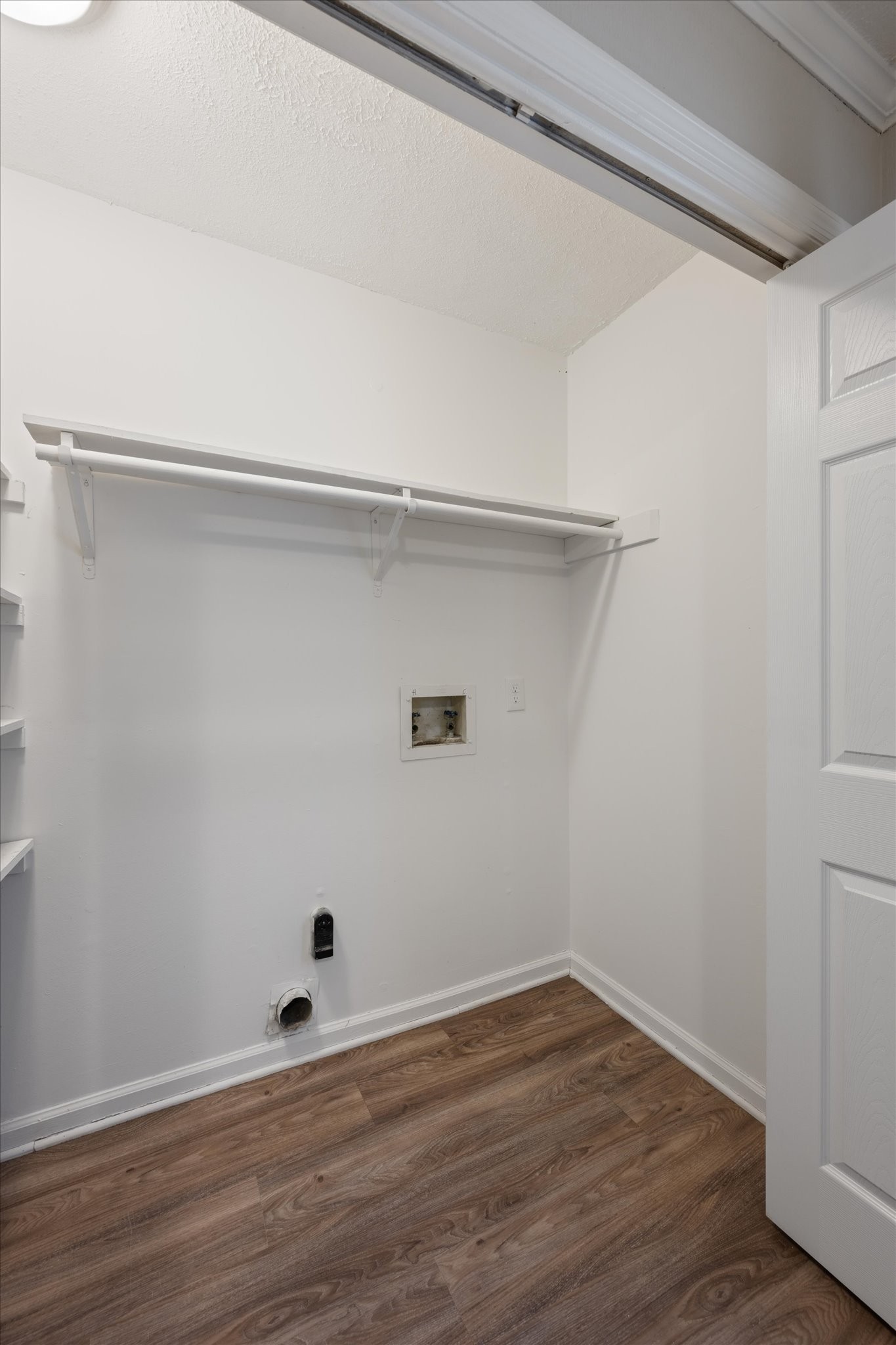 2556 Oak Hill Dr