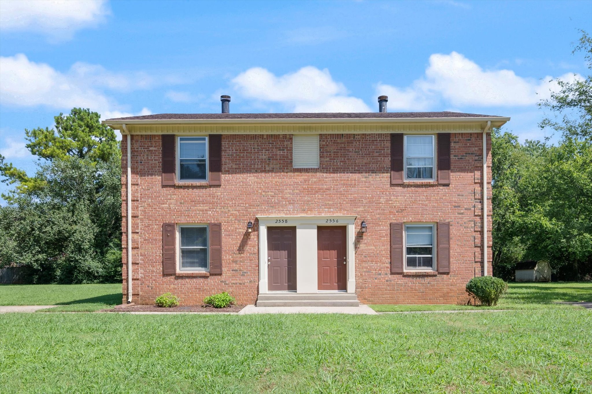 2556 Oak Hill Dr