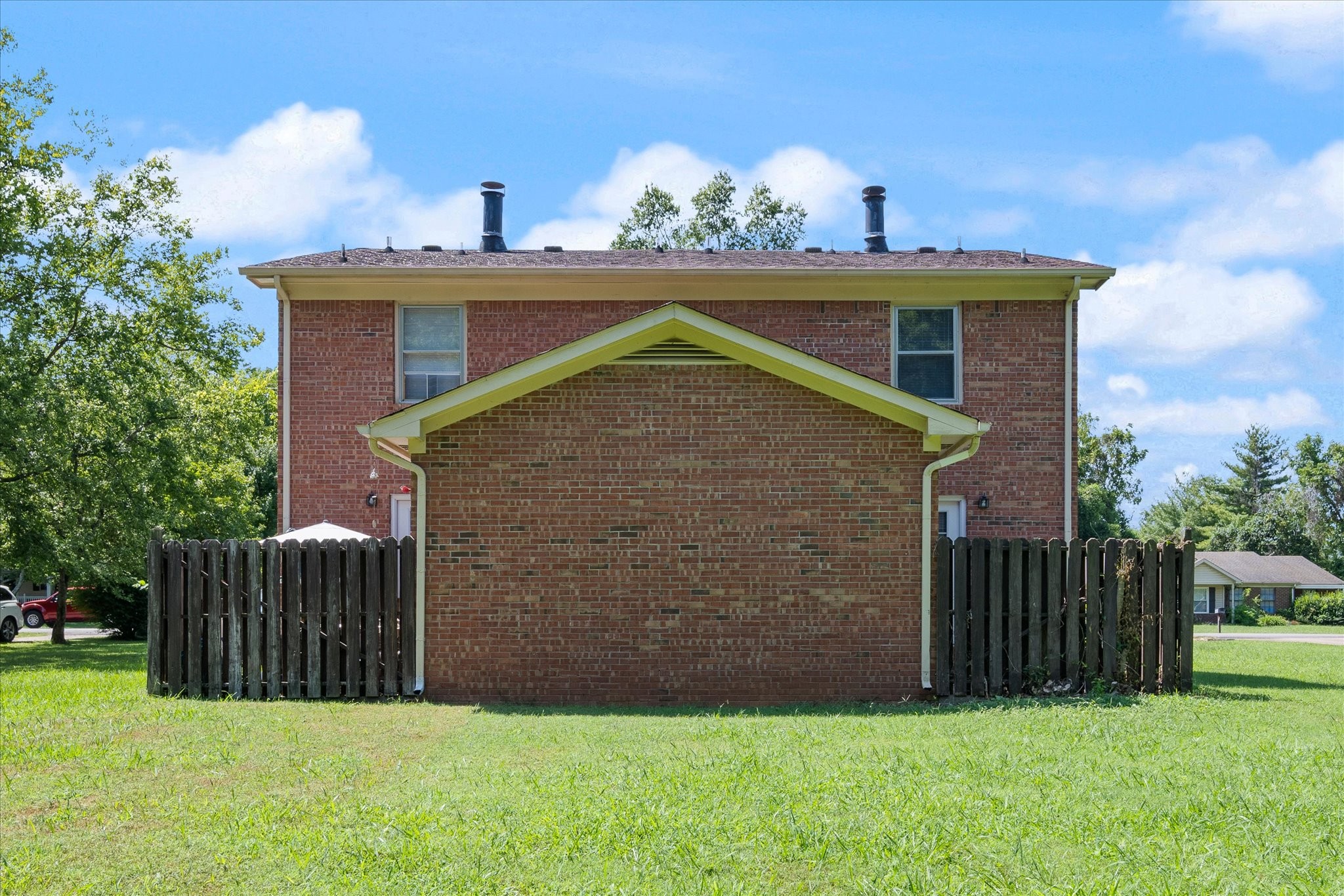 2556 Oak Hill Dr