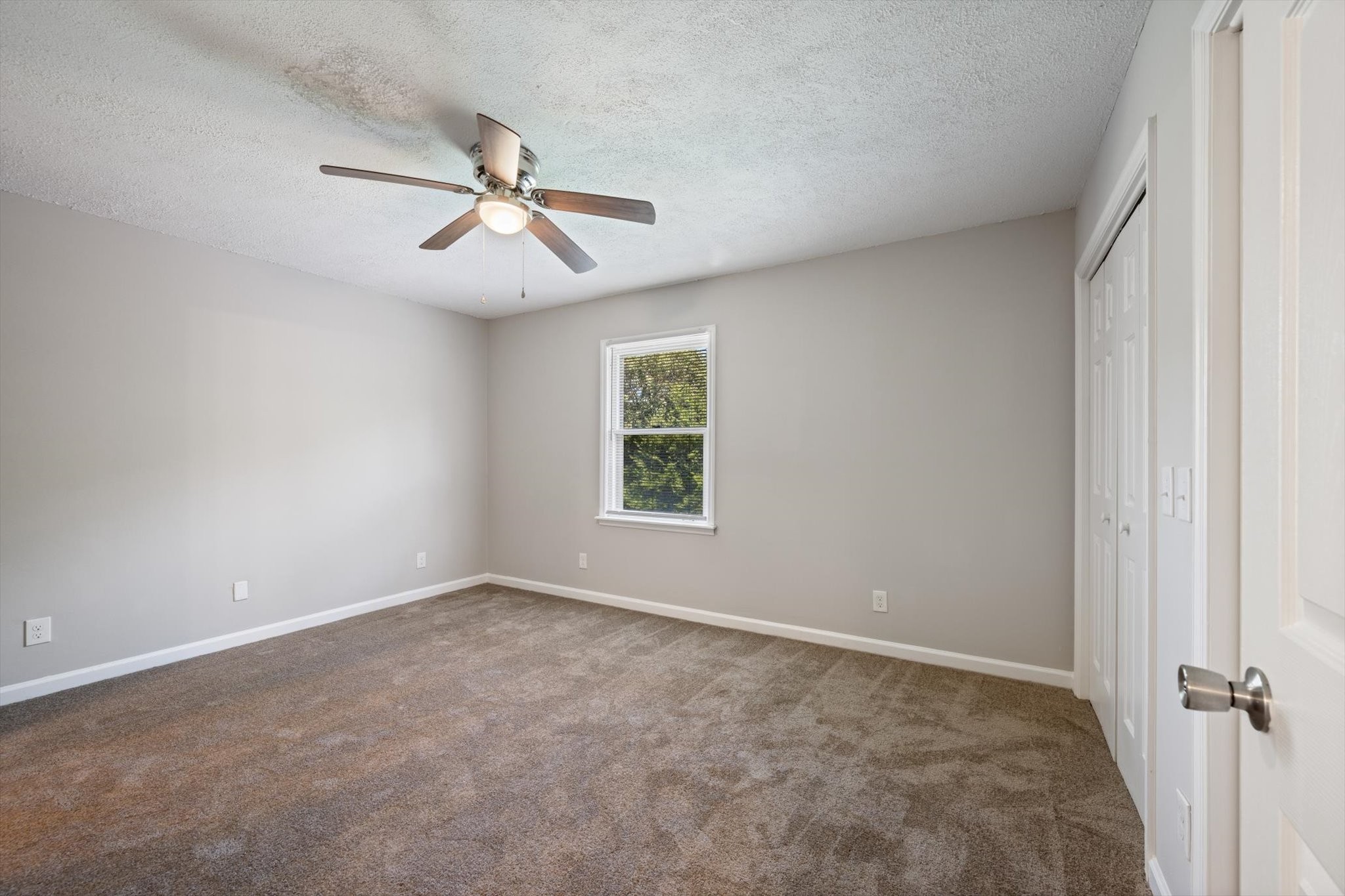 2556 Oak Hill Dr