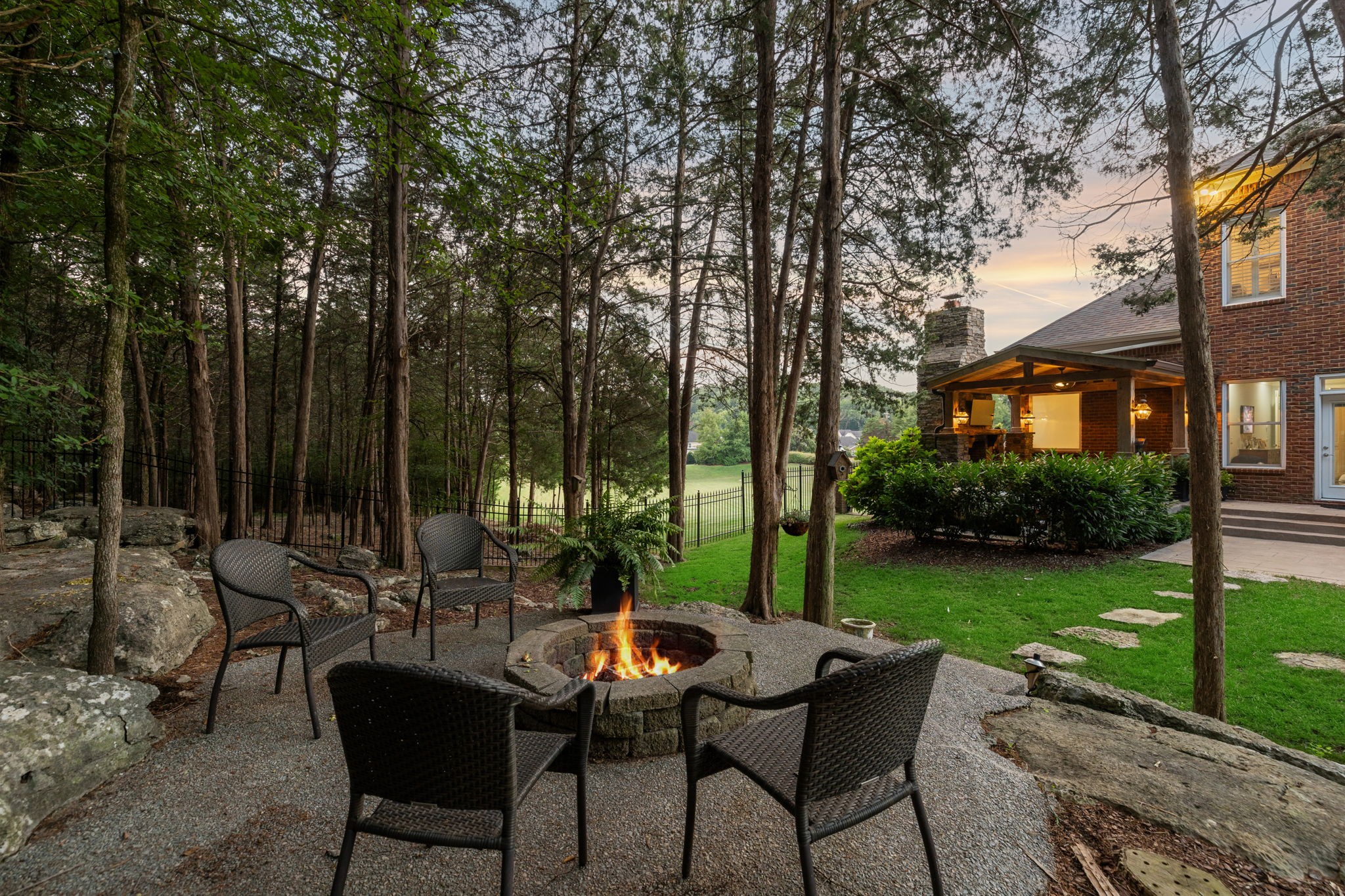 894 Arlington Heights