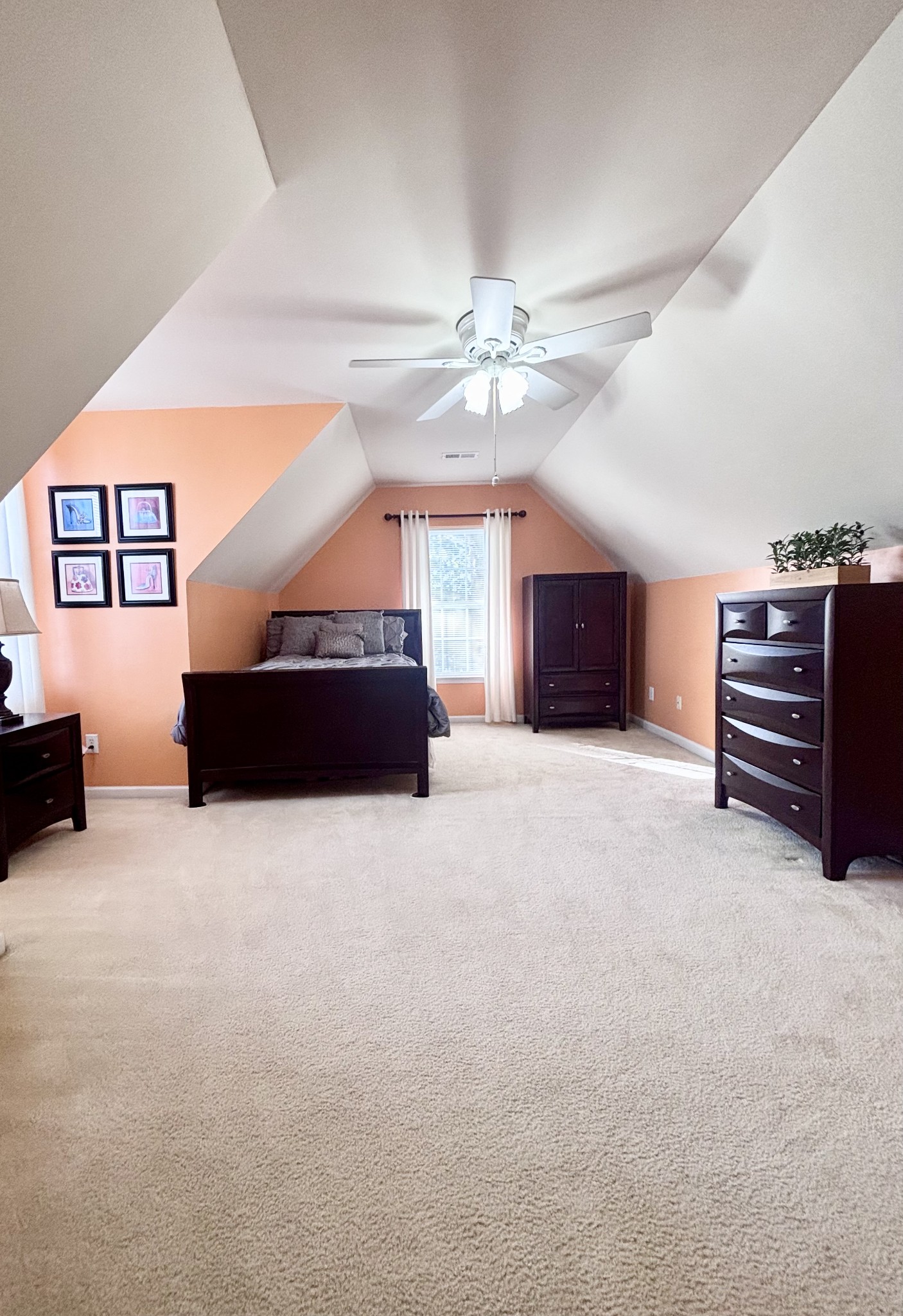 2252 Hayward Ln