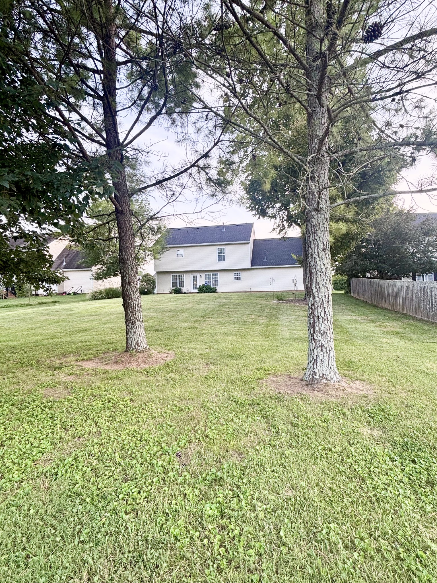 2252 Hayward Ln