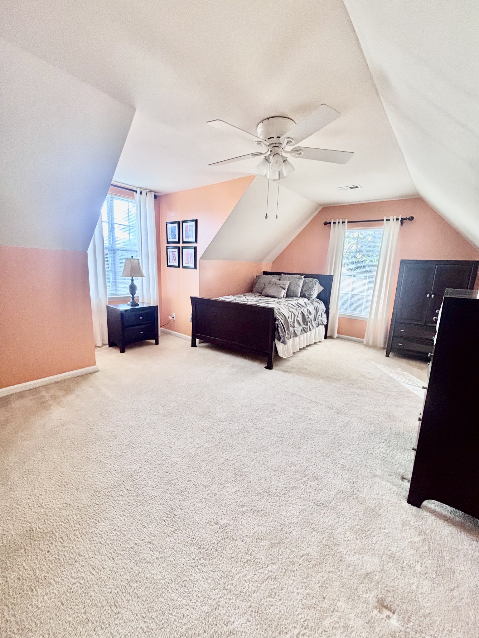 2252 Hayward Ln