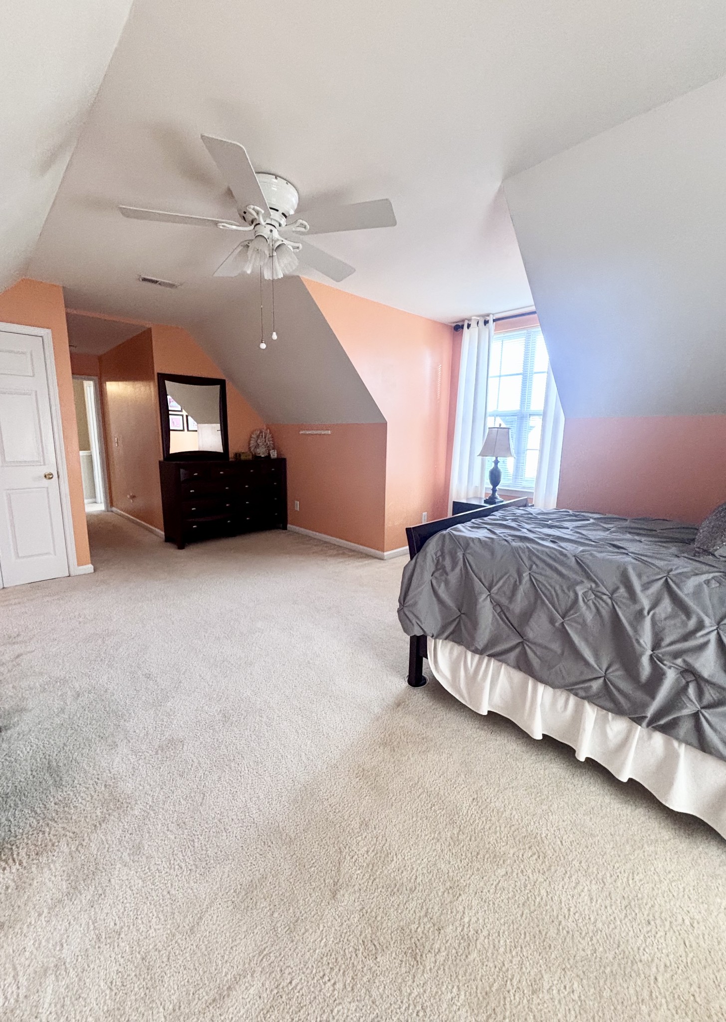 2252 Hayward Ln