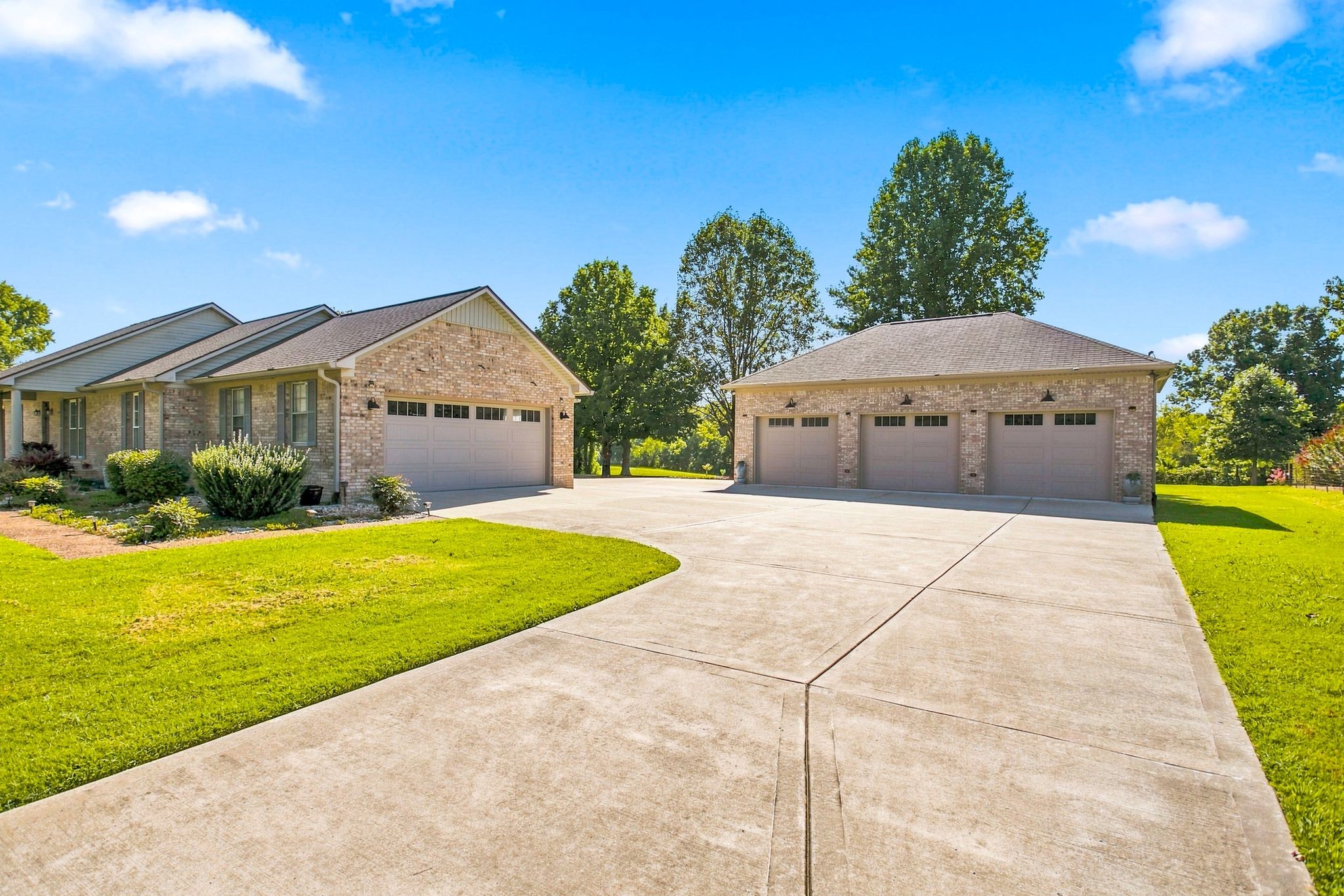 835 Nathan Dr