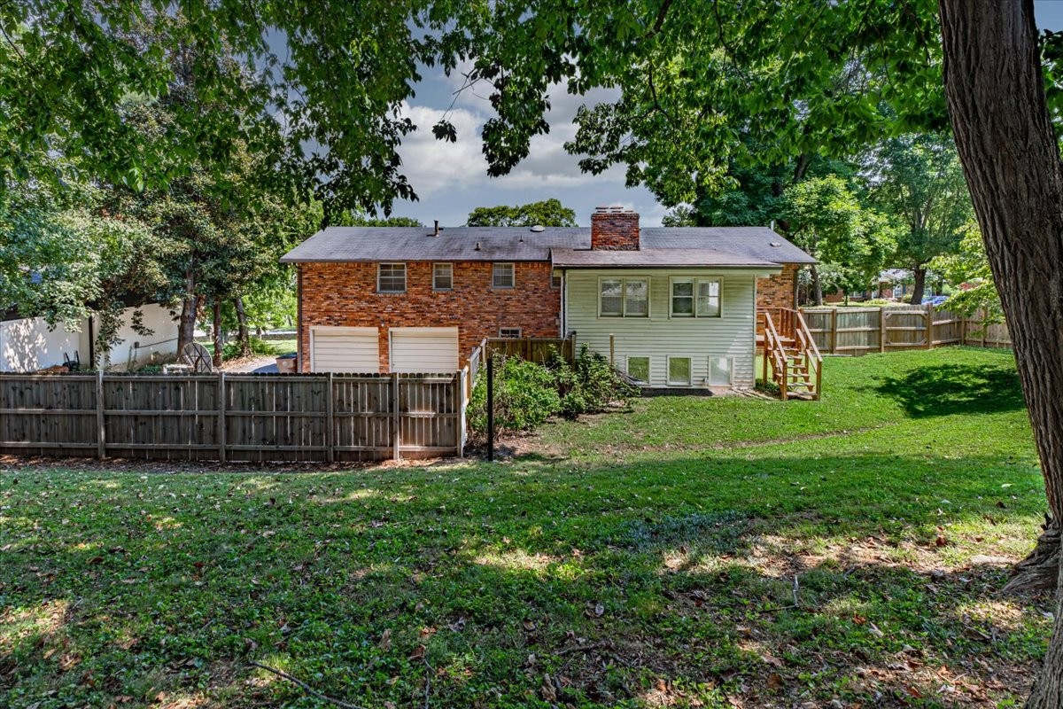 6805 Cloudland Dr