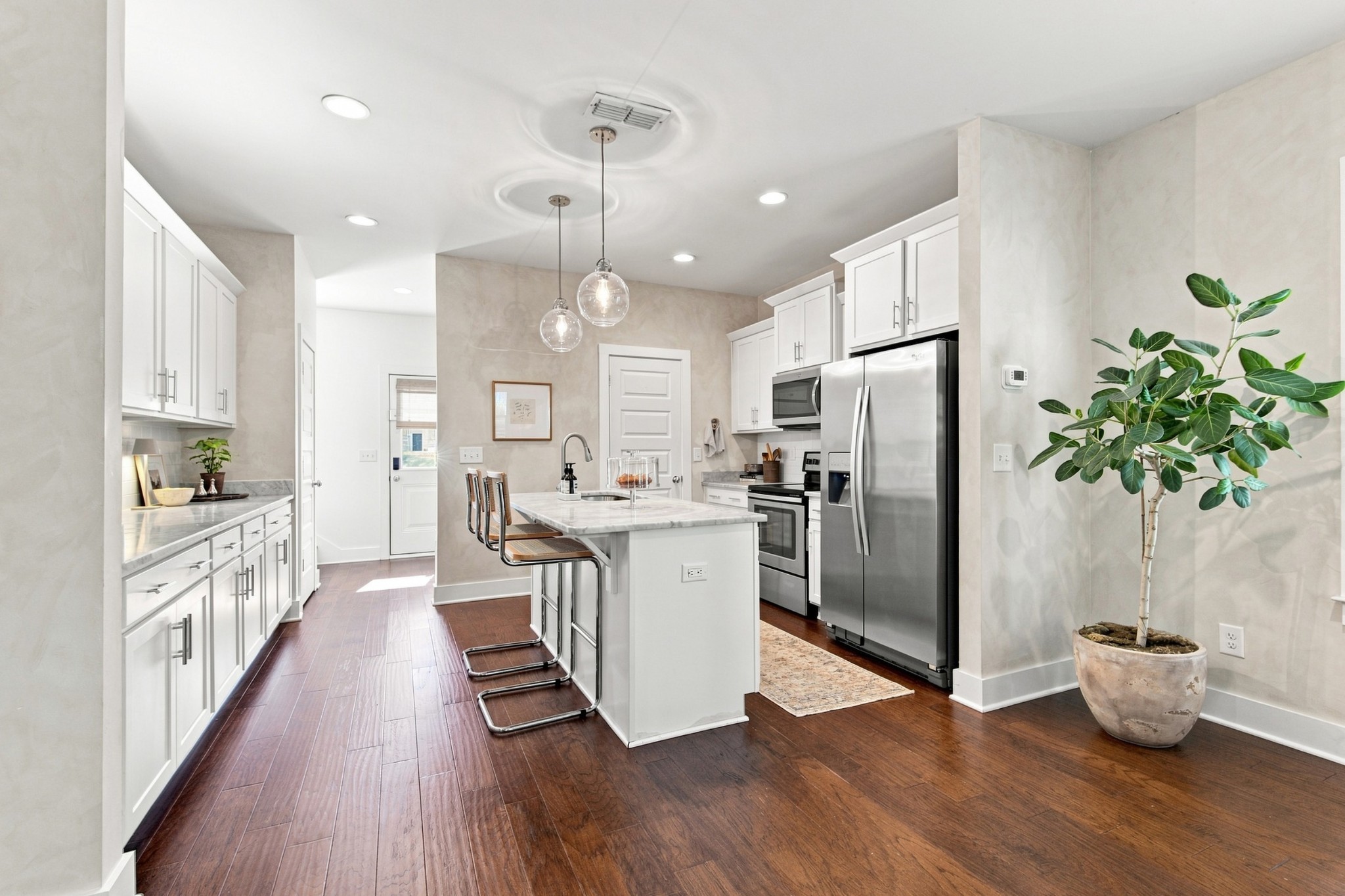 717 Cottage Park Dr