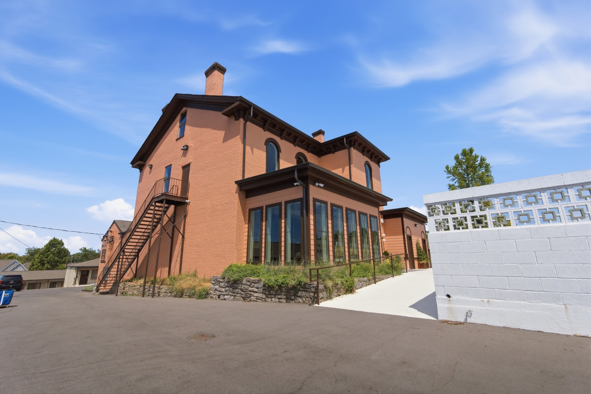 717 Cottage Park Dr