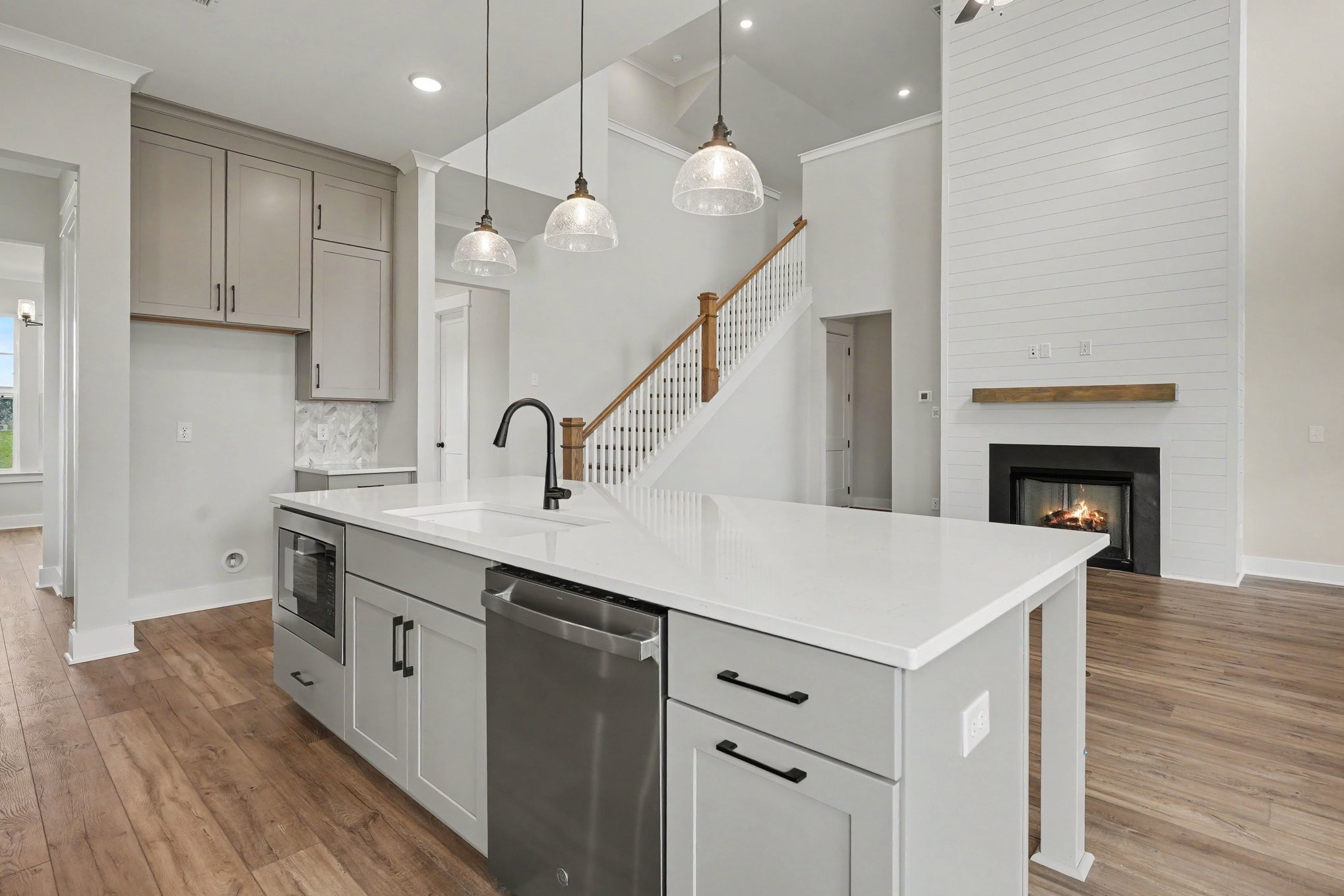 310 Eyak Ln