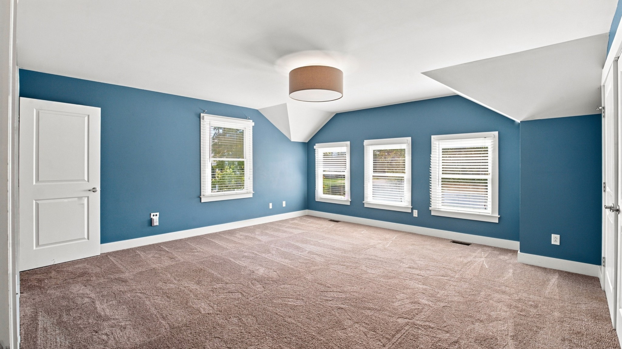 2950 Vaulx Ln