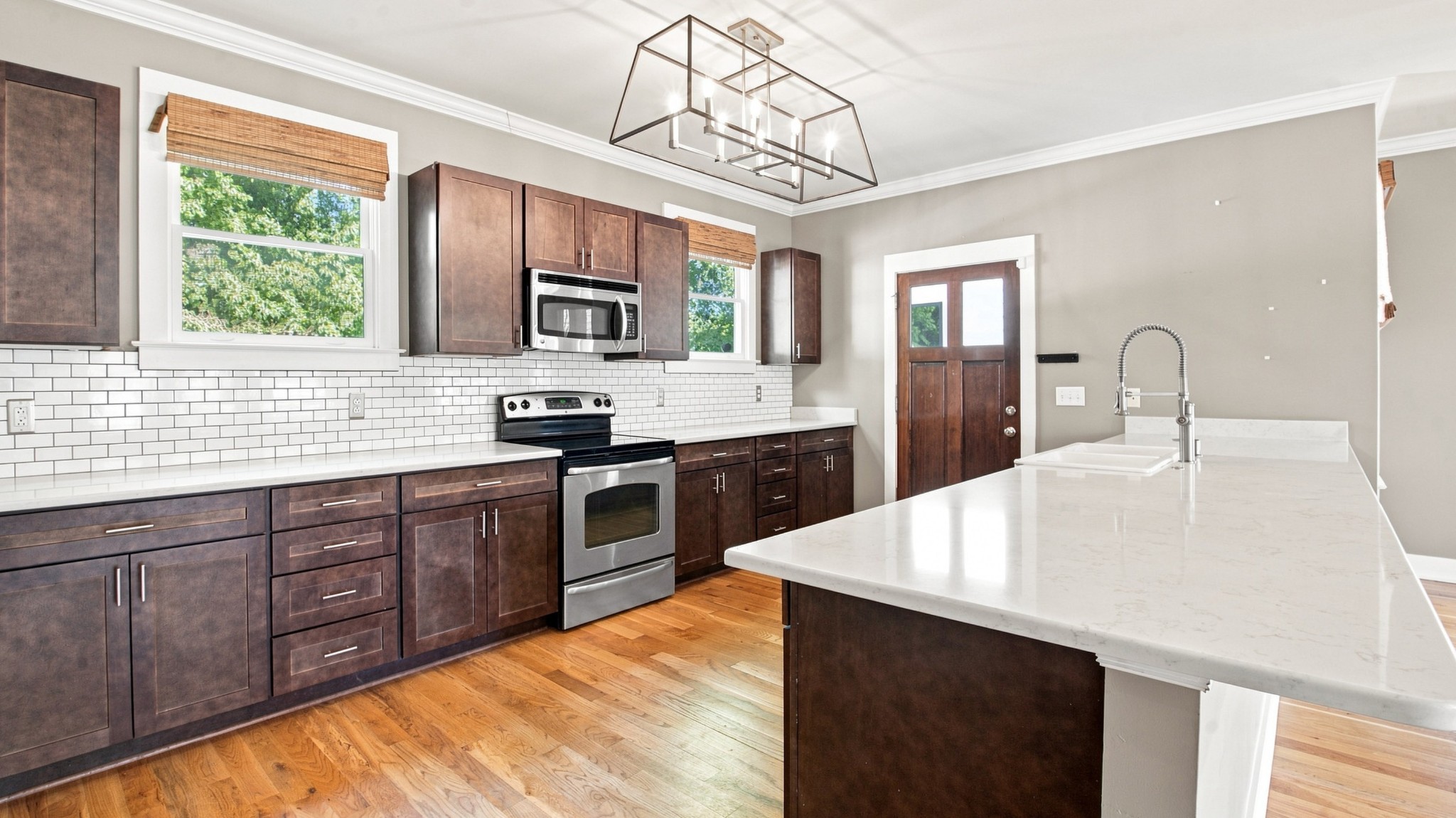 2950 Vaulx Ln