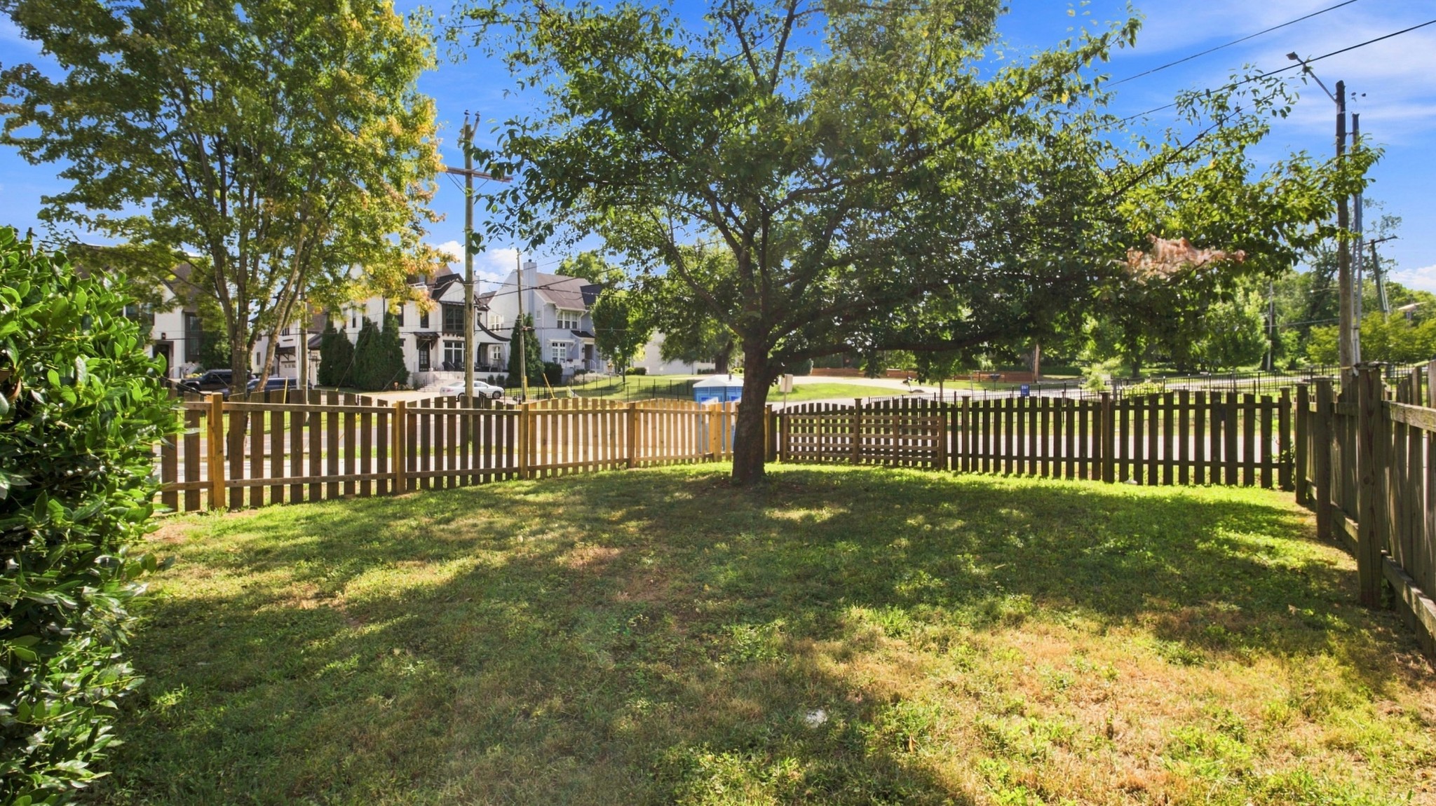 2950 Vaulx Ln