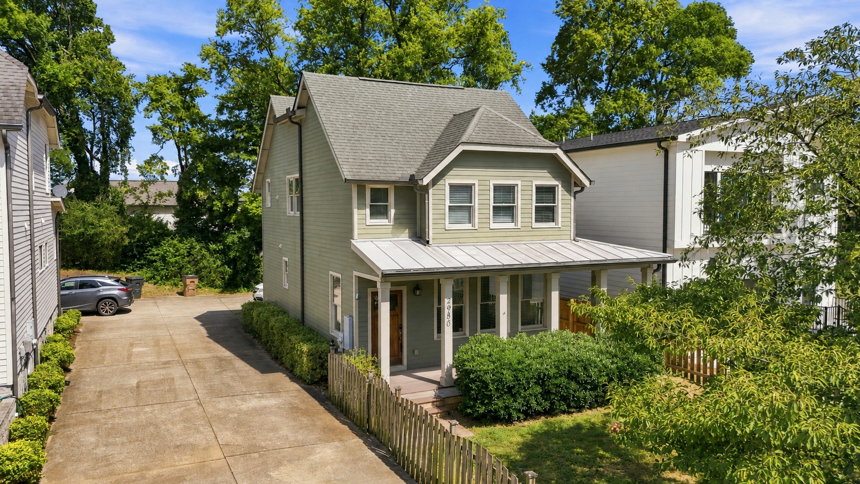 2950 Vaulx Ln