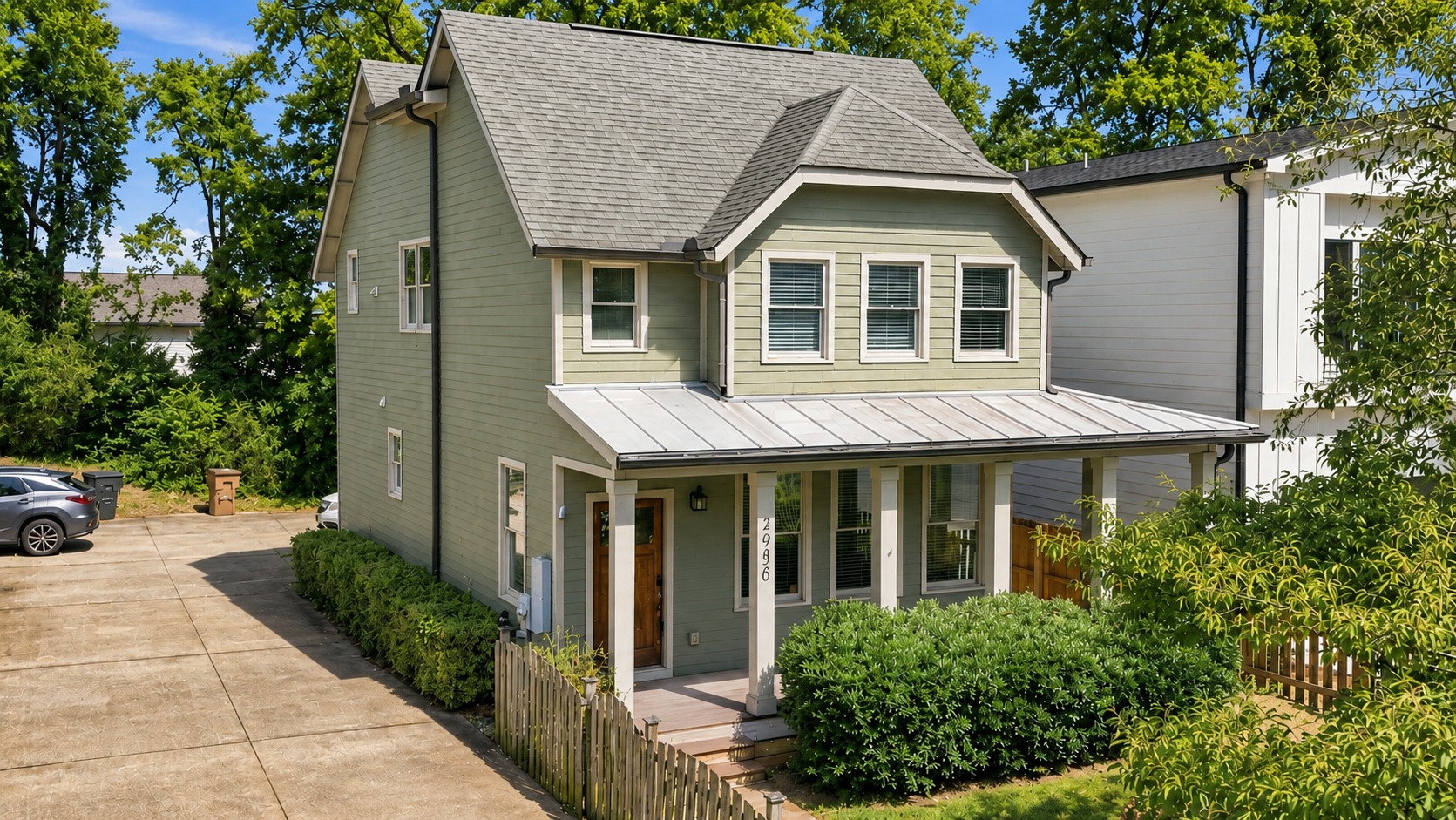 2950 Vaulx Ln