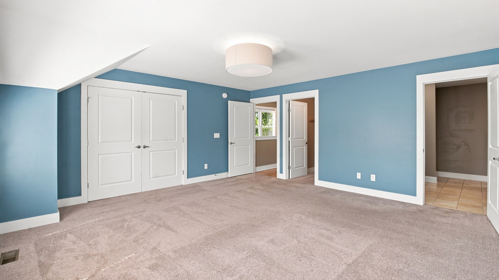 2950 Vaulx Ln