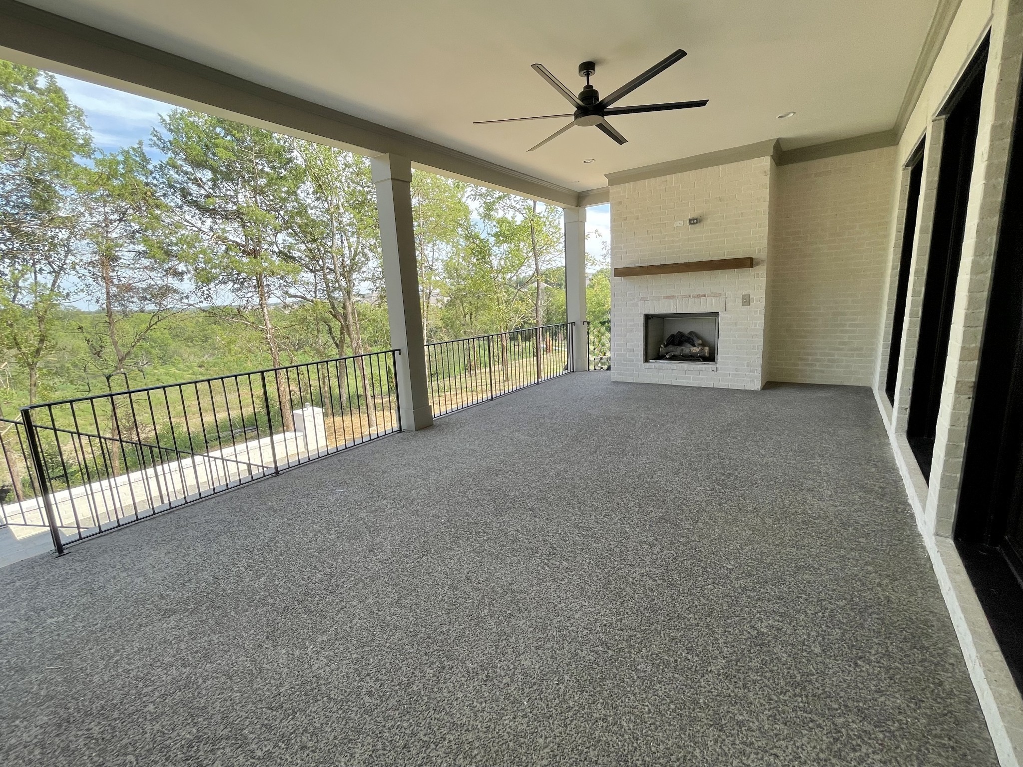 9682 Tiburon Dr