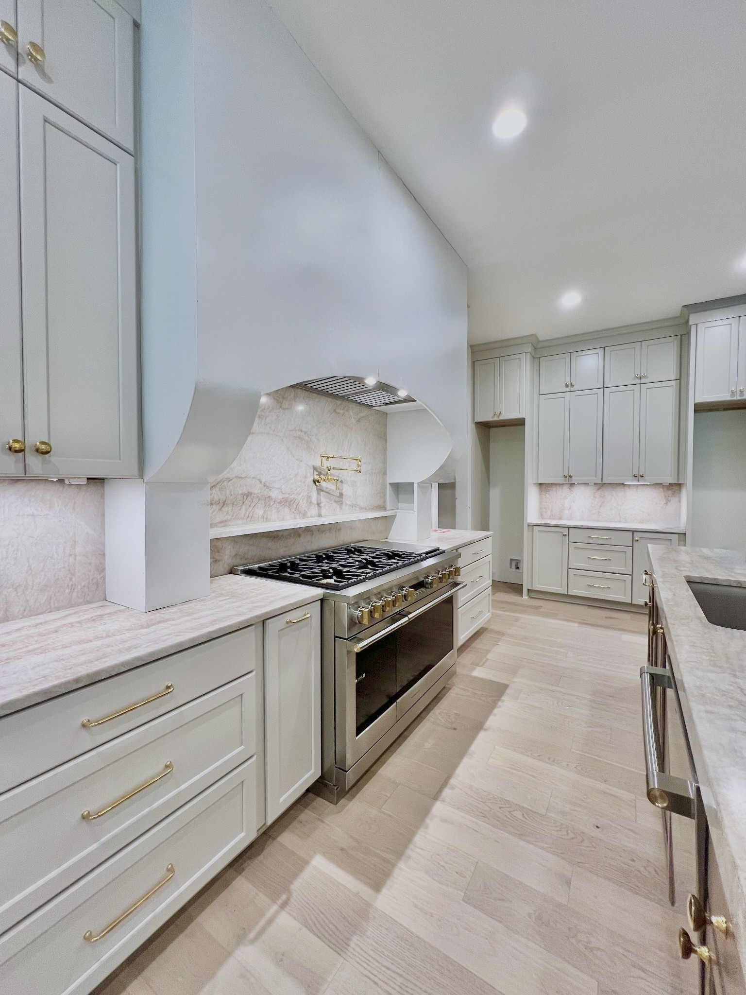 9682 Tiburon Dr