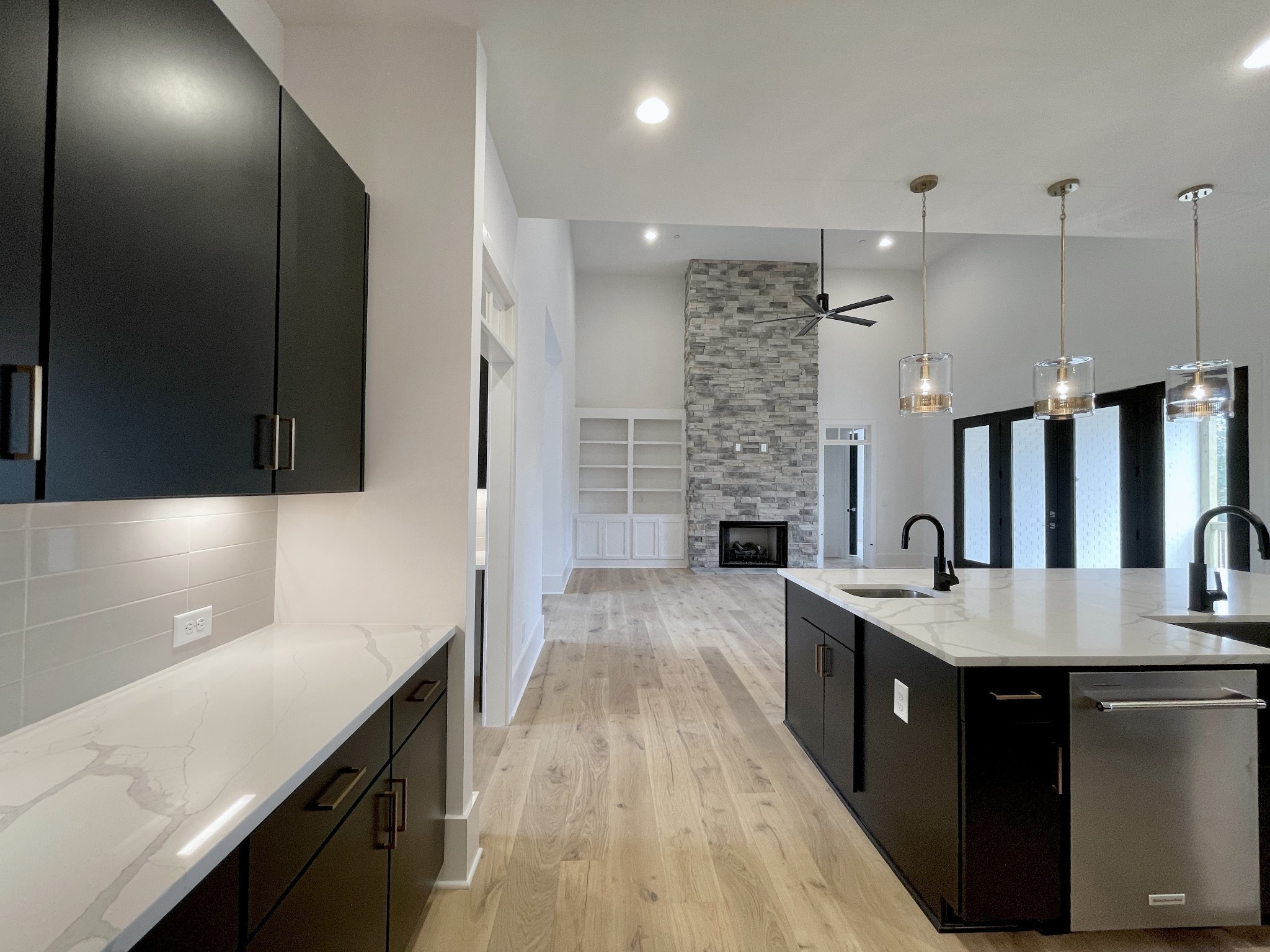 9682 Tiburon Dr