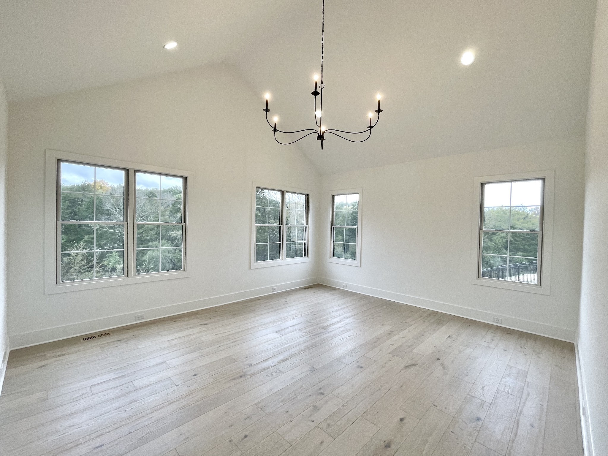 9682 Tiburon Dr