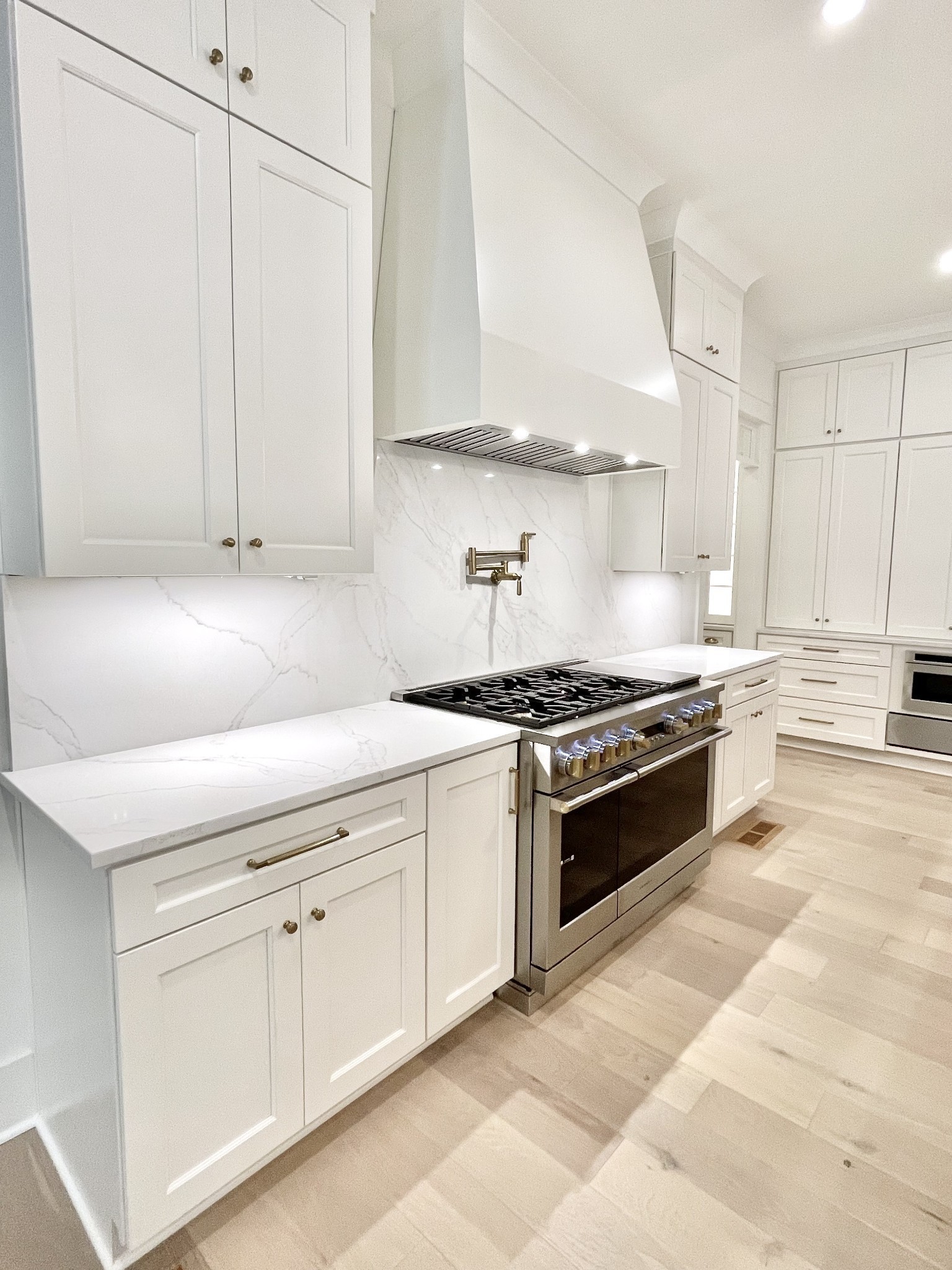 9682 Tiburon Dr