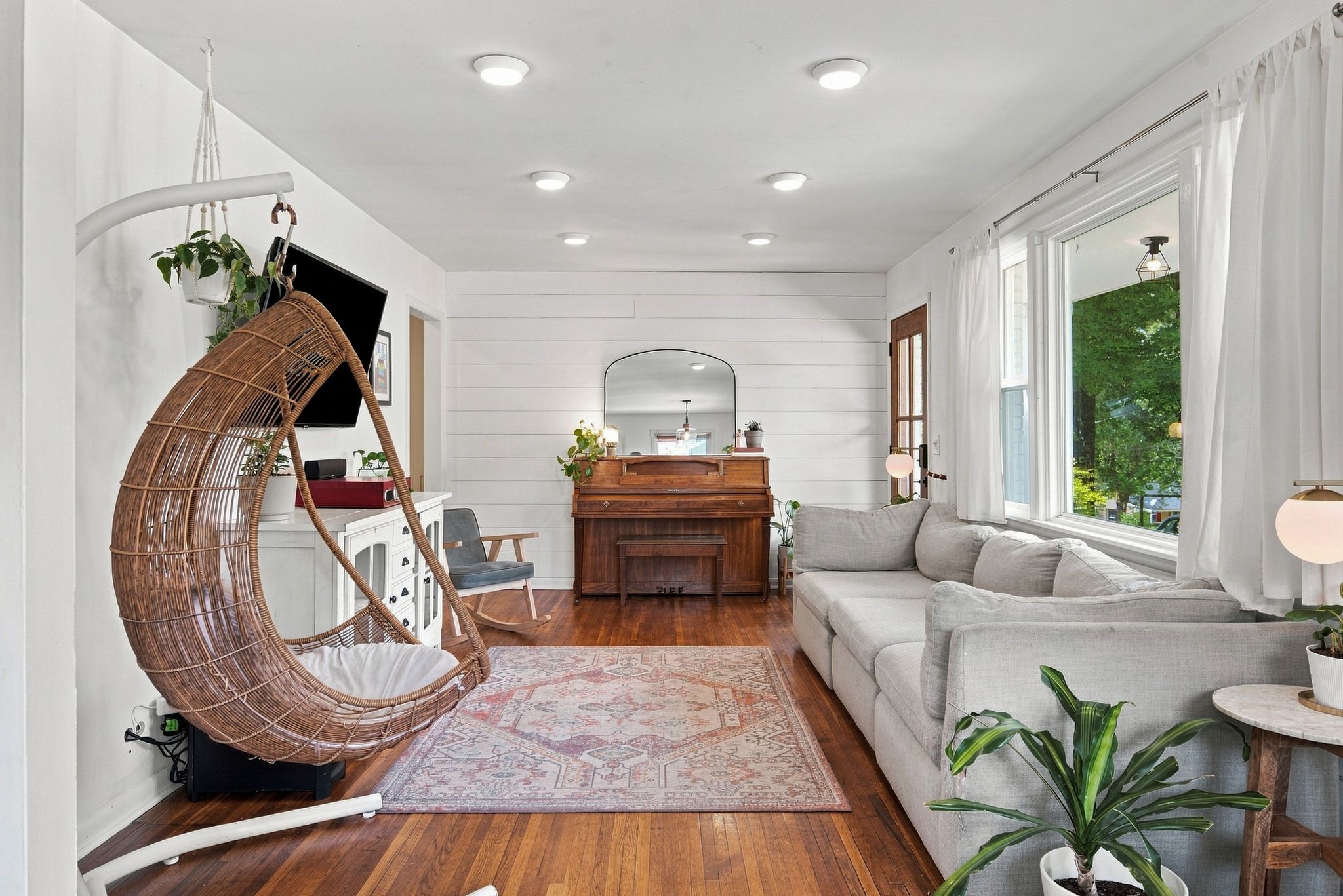 111 Rolynn Dr