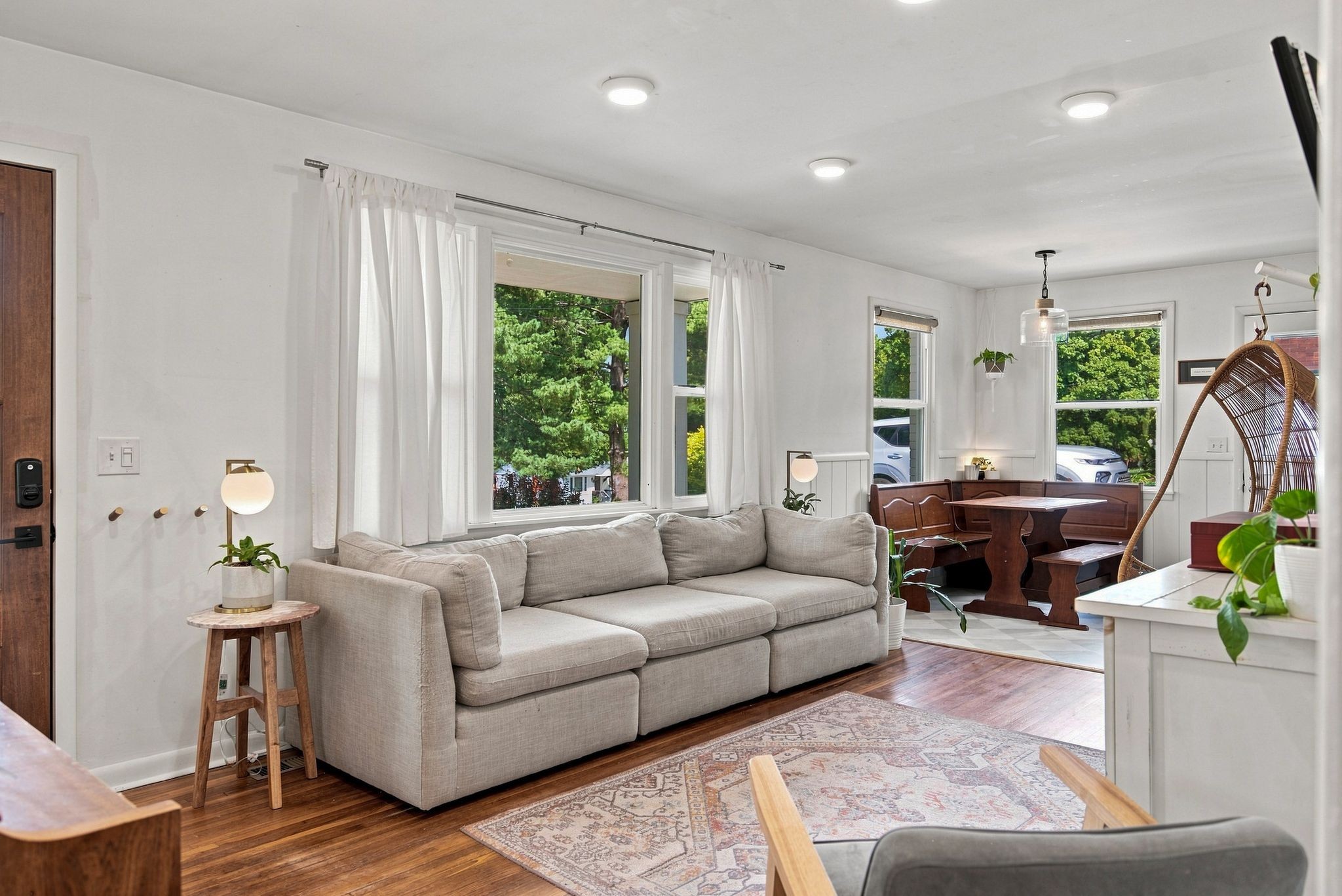111 Rolynn Dr