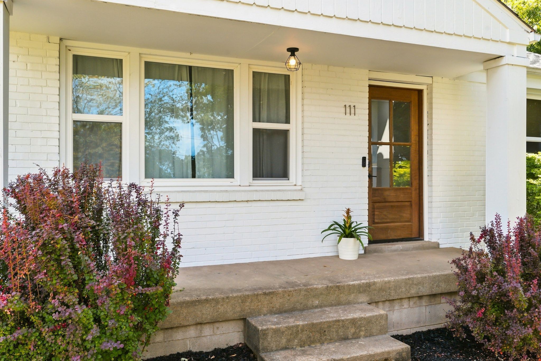 111 Rolynn Dr