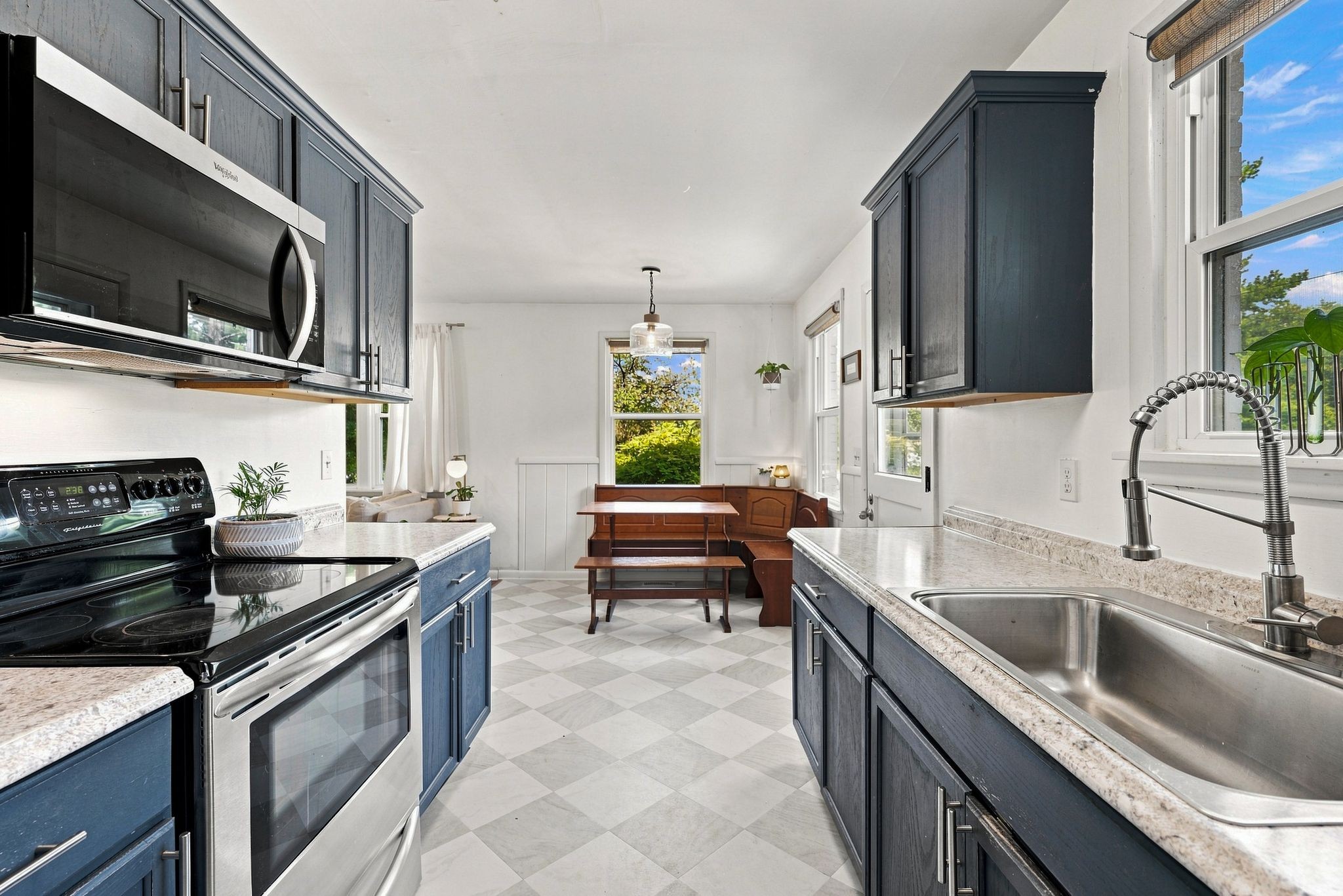 111 Rolynn Dr