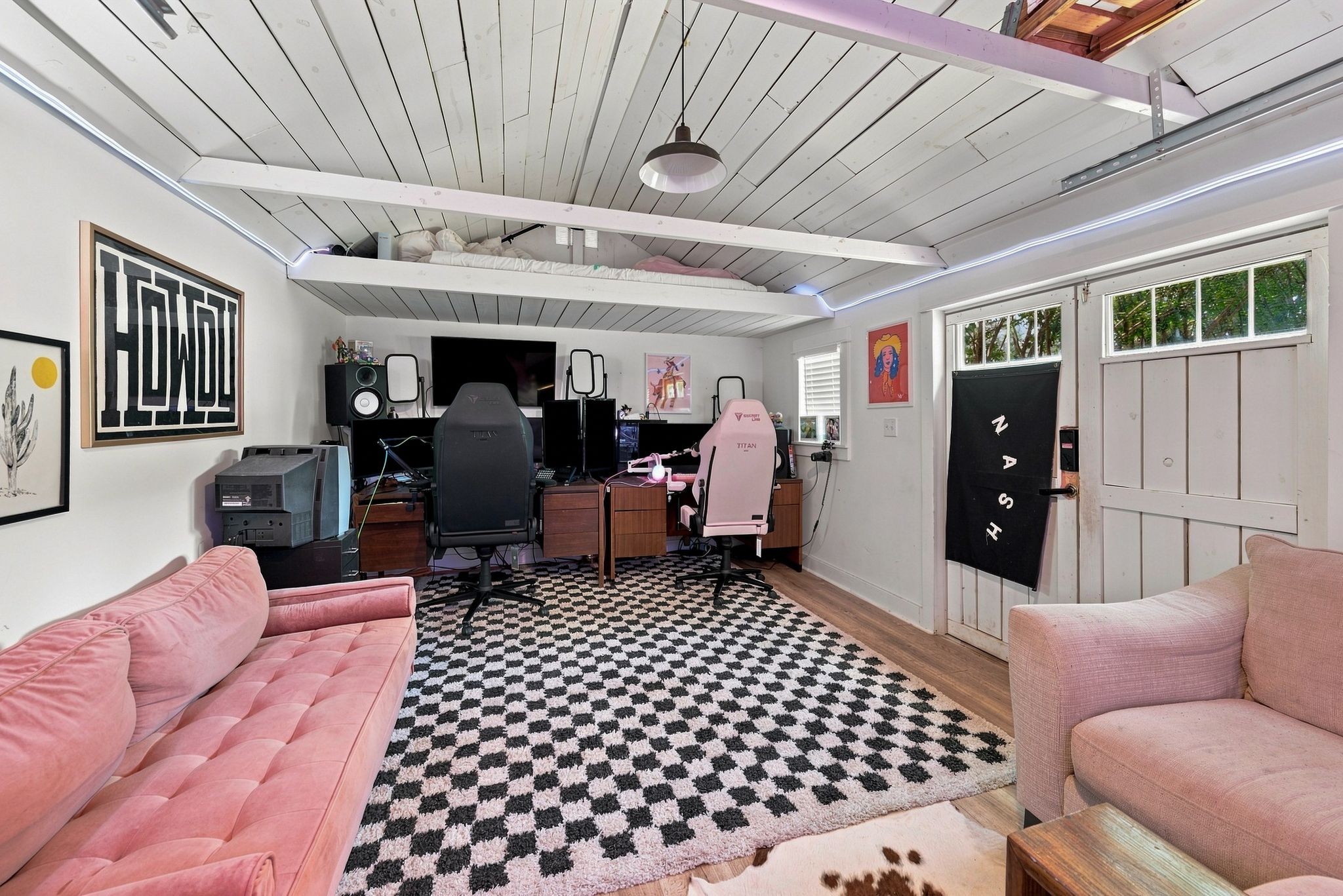 111 Rolynn Dr