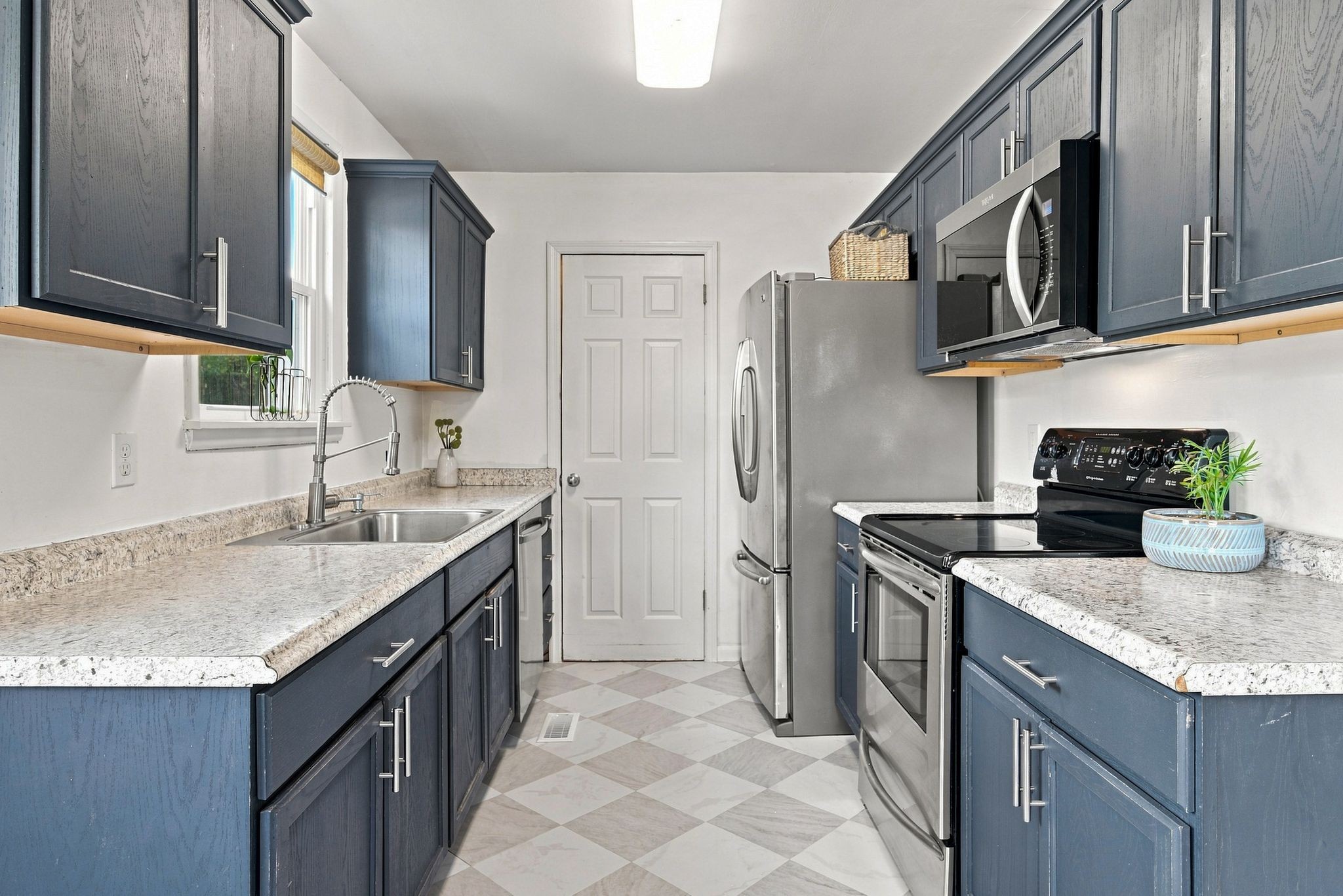 111 Rolynn Dr