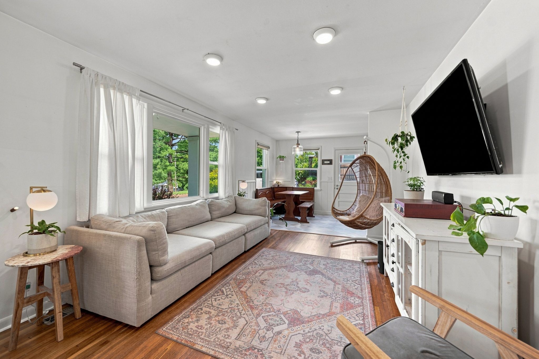 111 Rolynn Dr