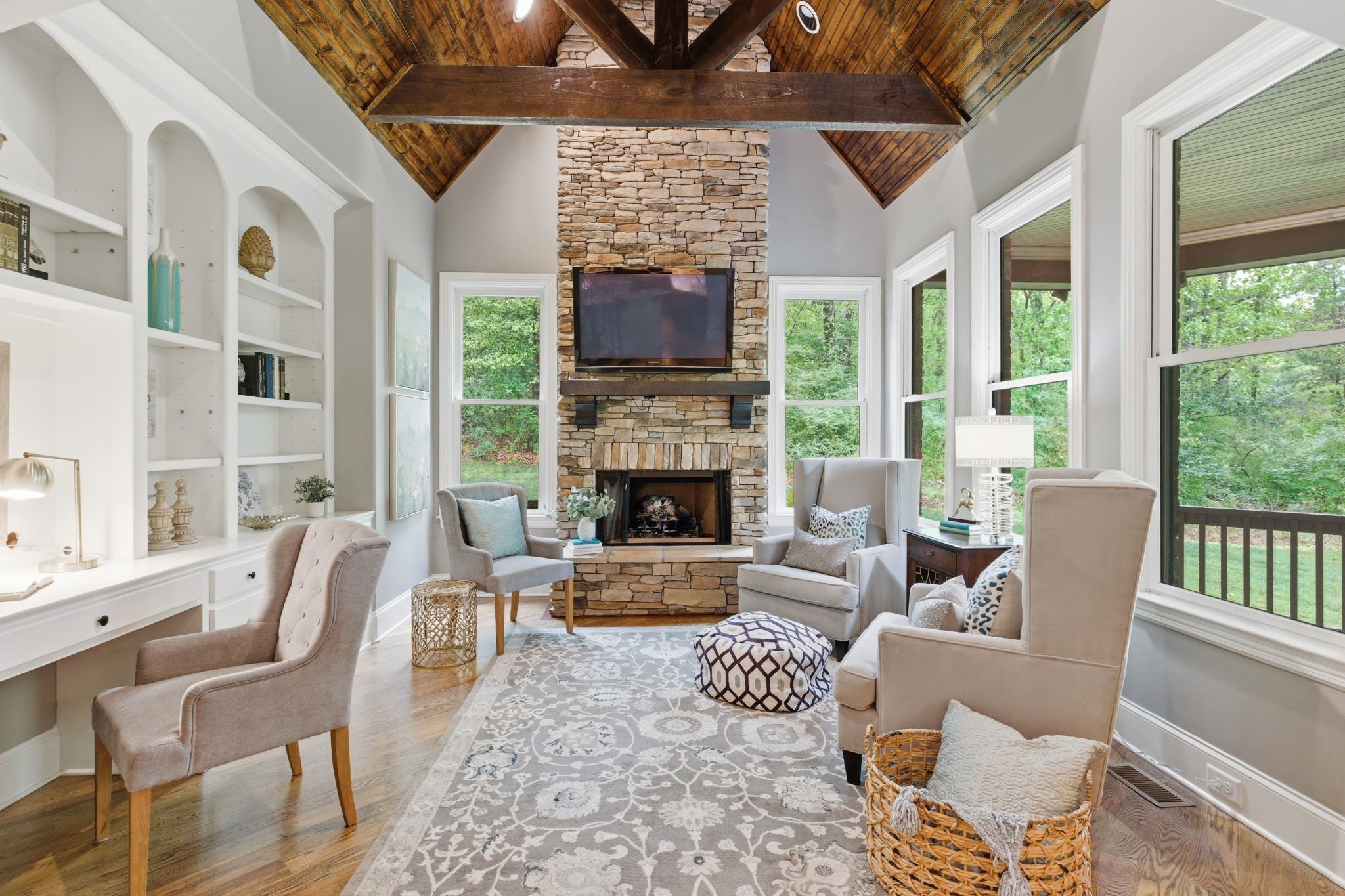 1024 Redmond Ct
