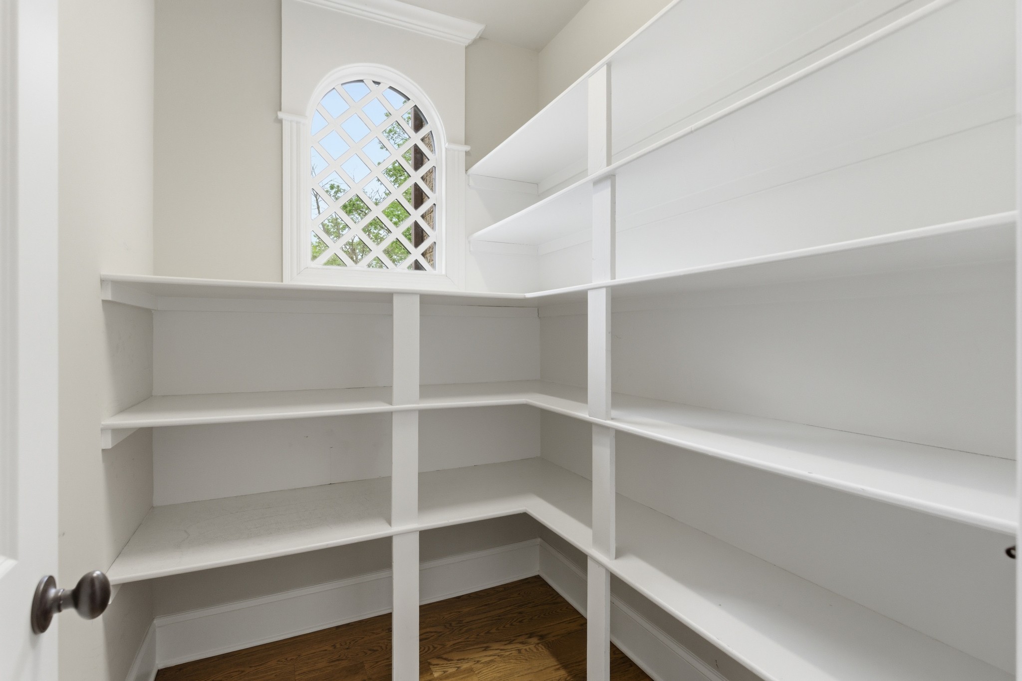 1024 Redmond Ct