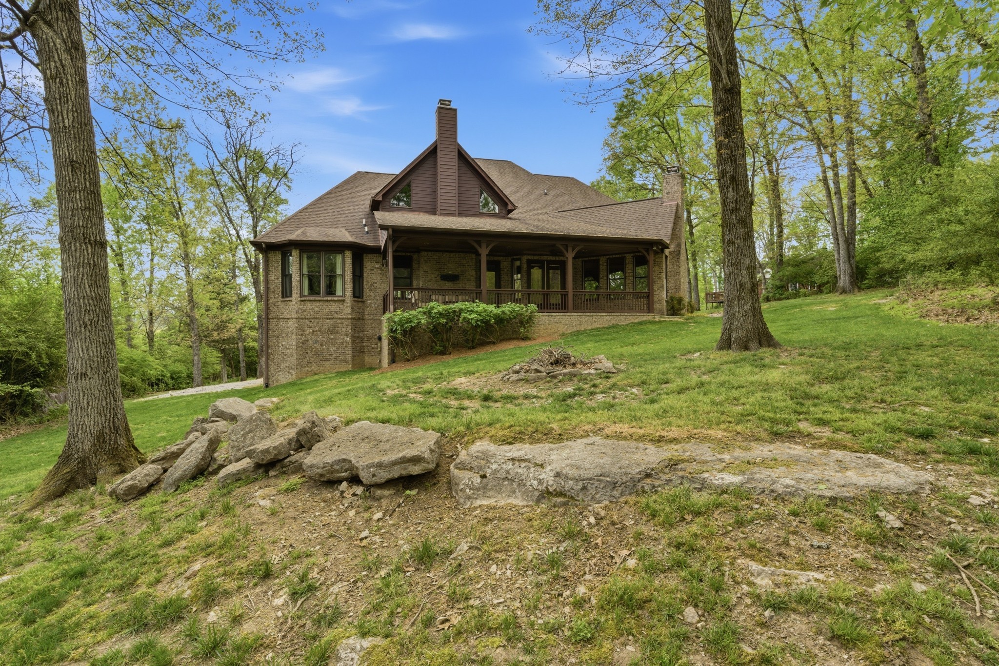 1024 Redmond Ct