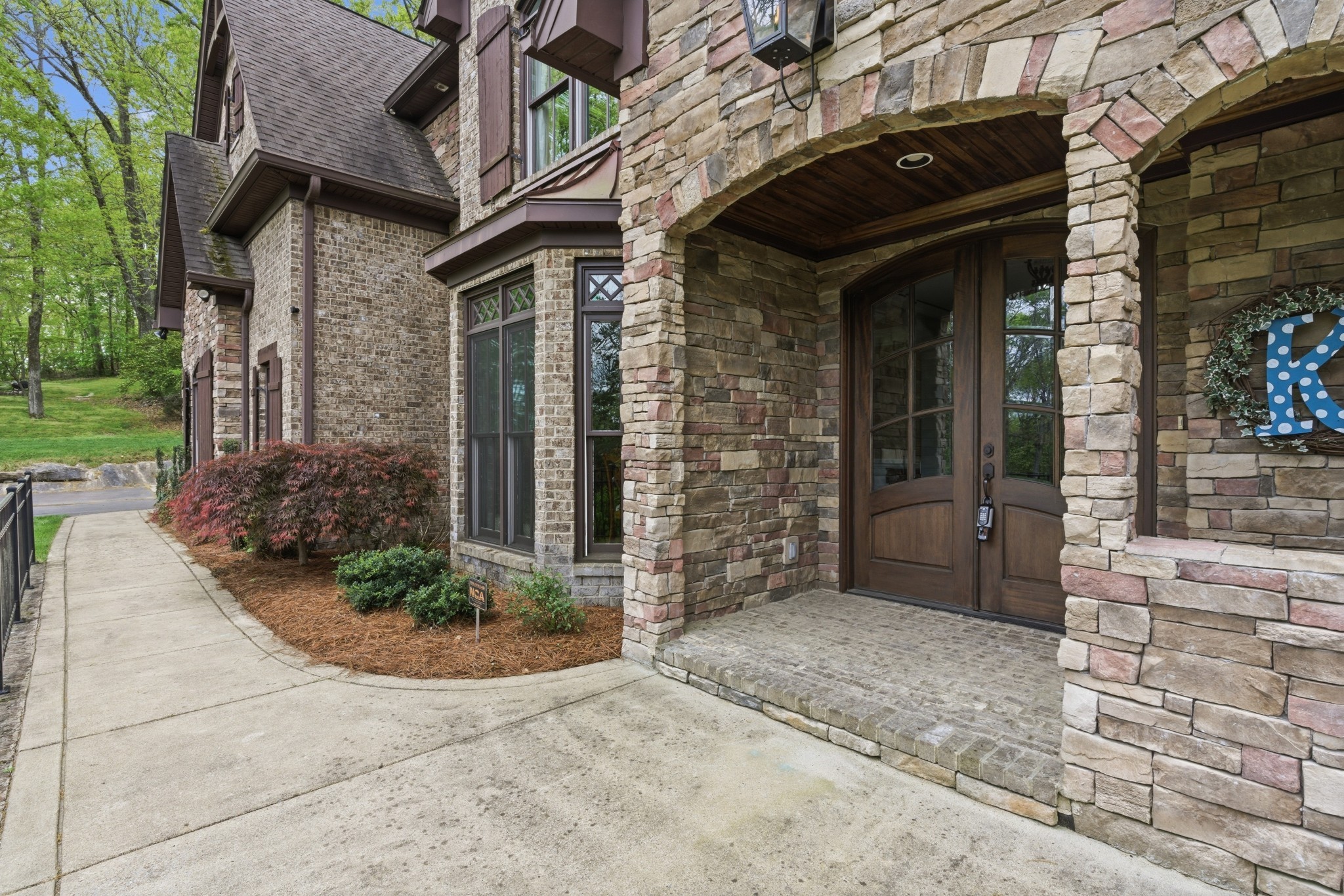 1024 Redmond Ct