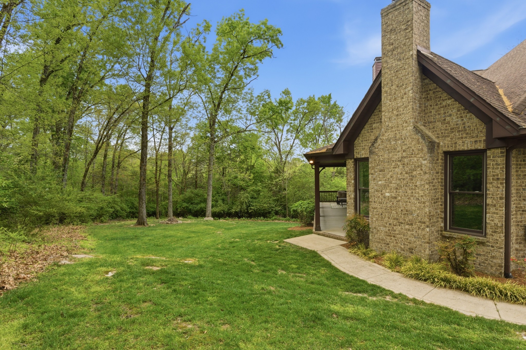 1024 Redmond Ct